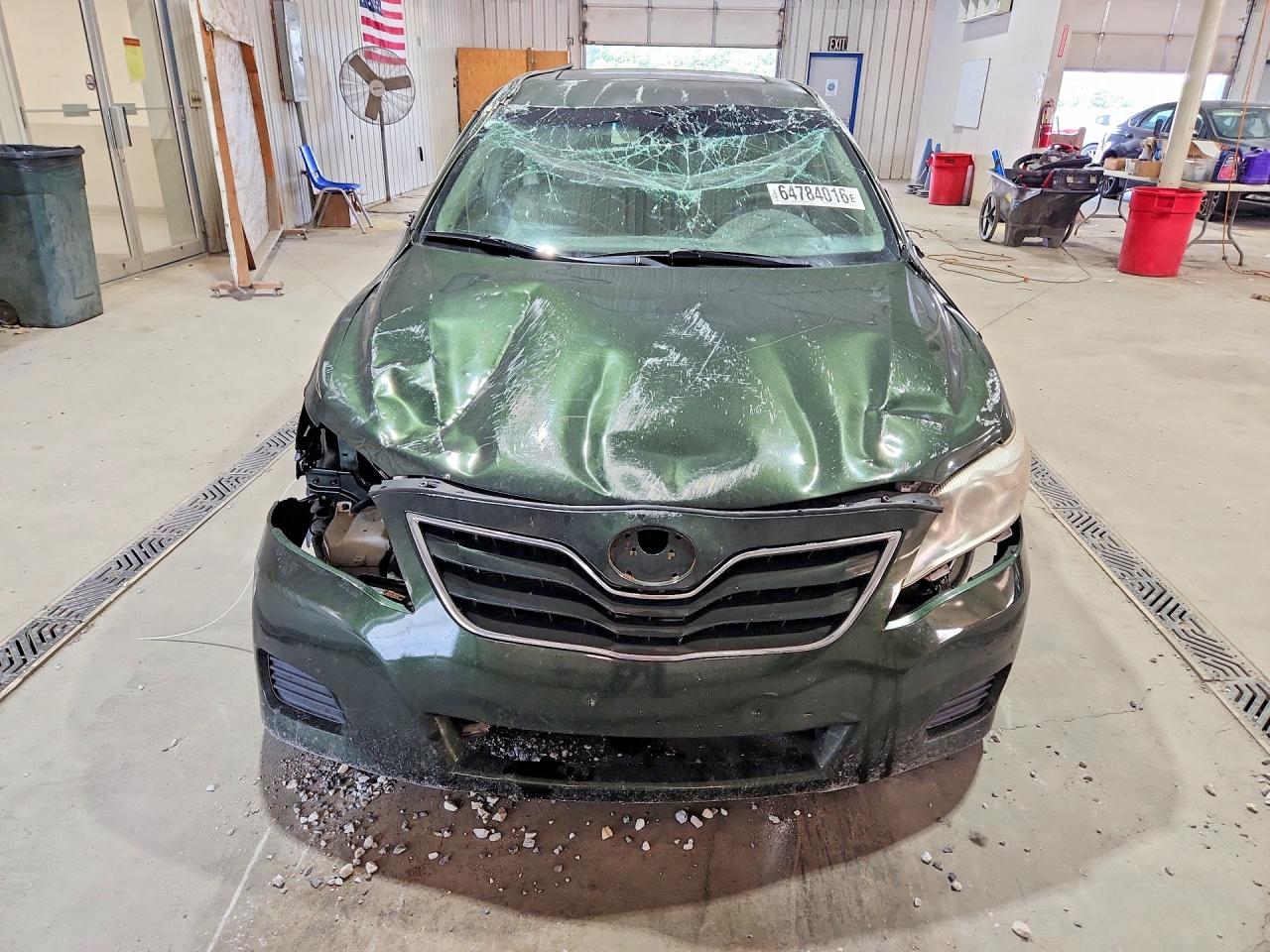 2011 Toyota Camry Le Green vin: 4T1BF3EK0BU672750