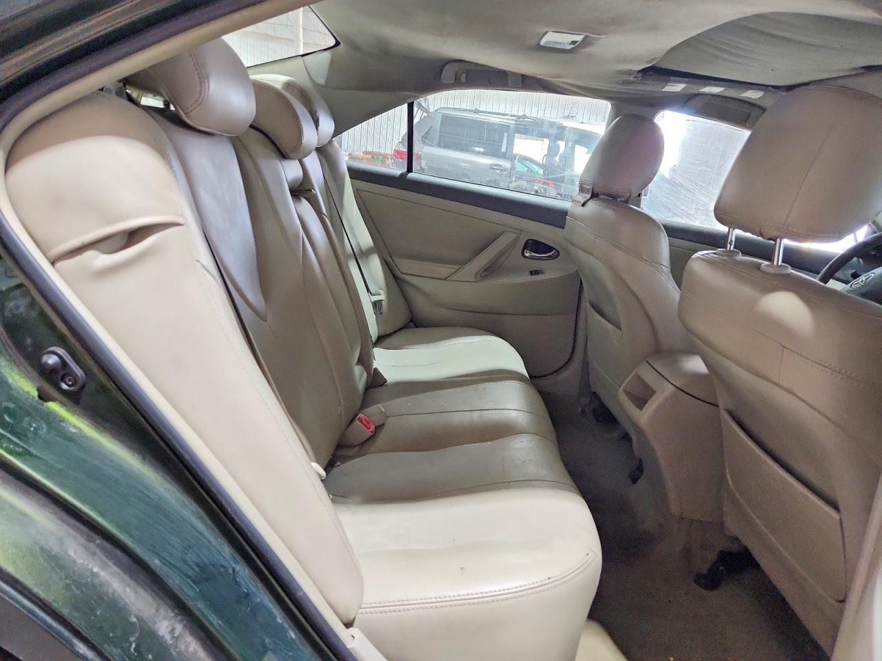 2011 Toyota Camry Le Green vin: 4T1BF3EK0BU672750