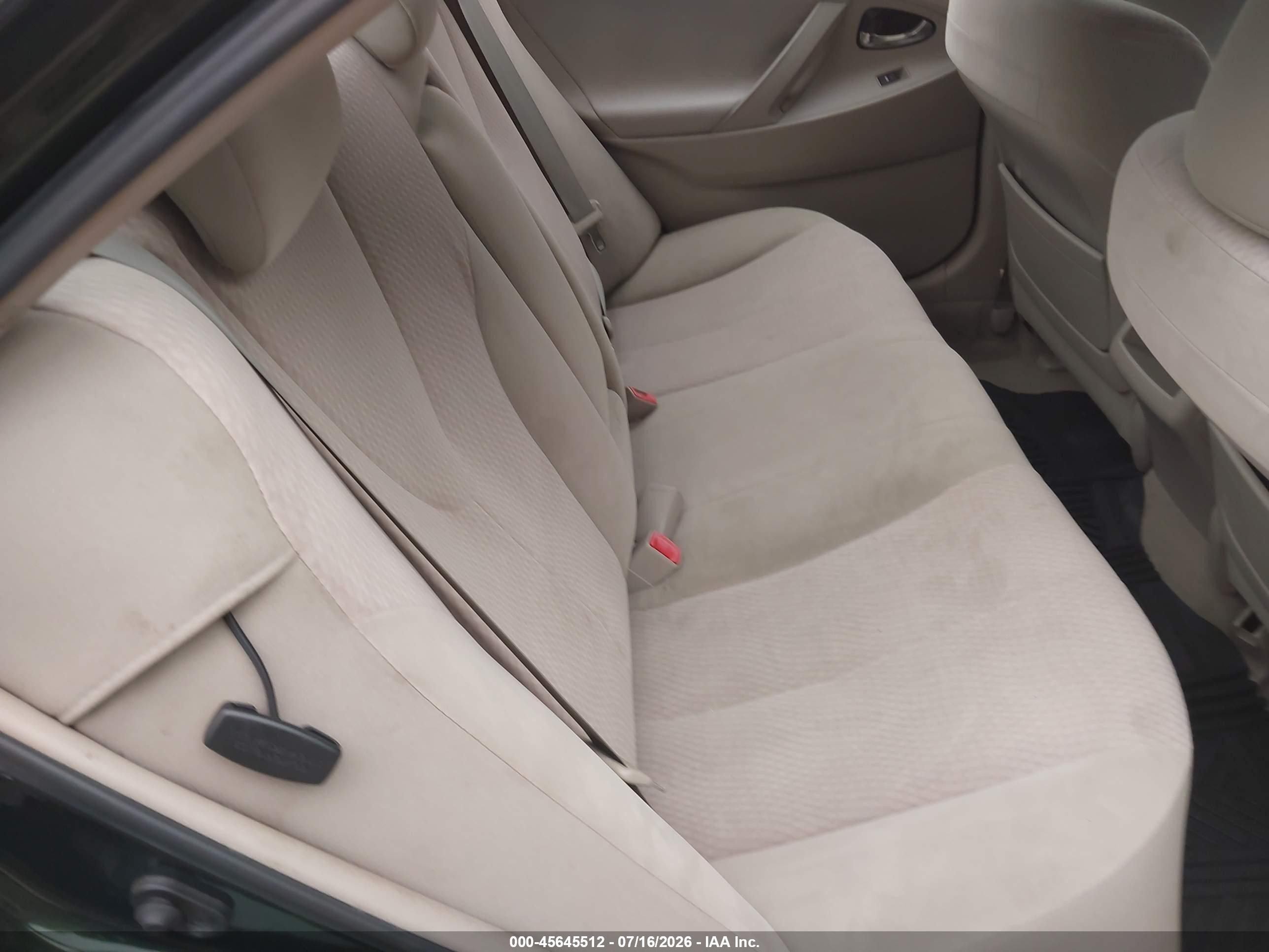 2011 Toyota Camry Le Green vin: 4T1BF3EK0BU680329