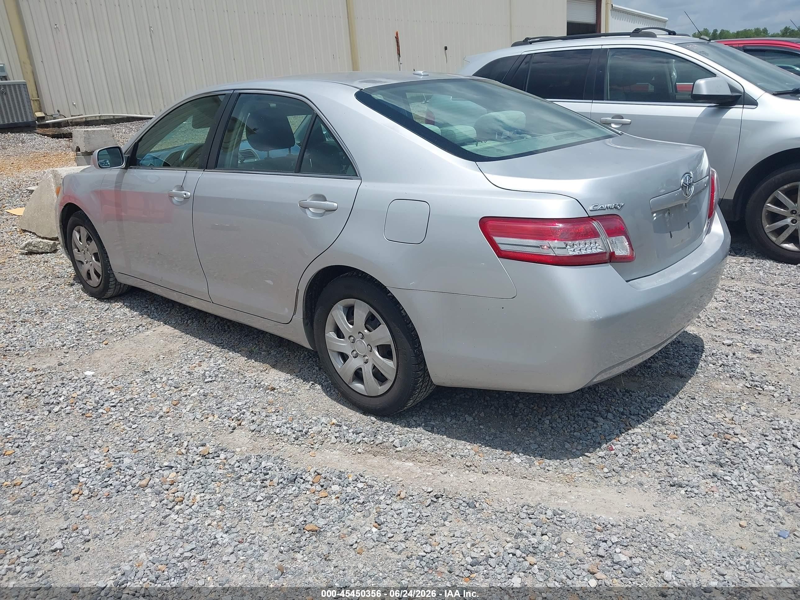 2011 Toyota Camry Le Silver vin: 4T1BF3EK0BU684087