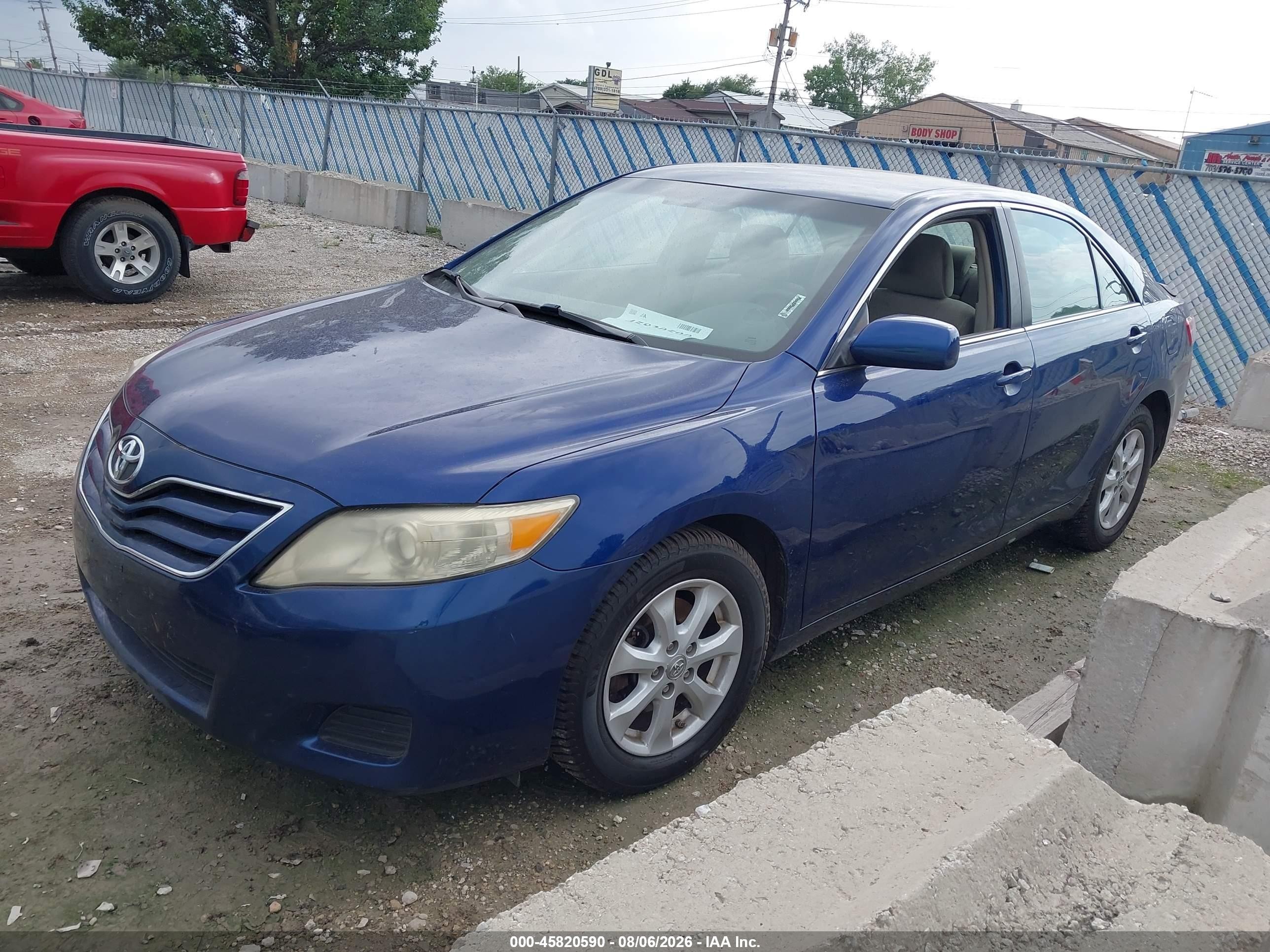 2011 Toyota Camry Le Blue vin: 4T1BF3EK0BU692576