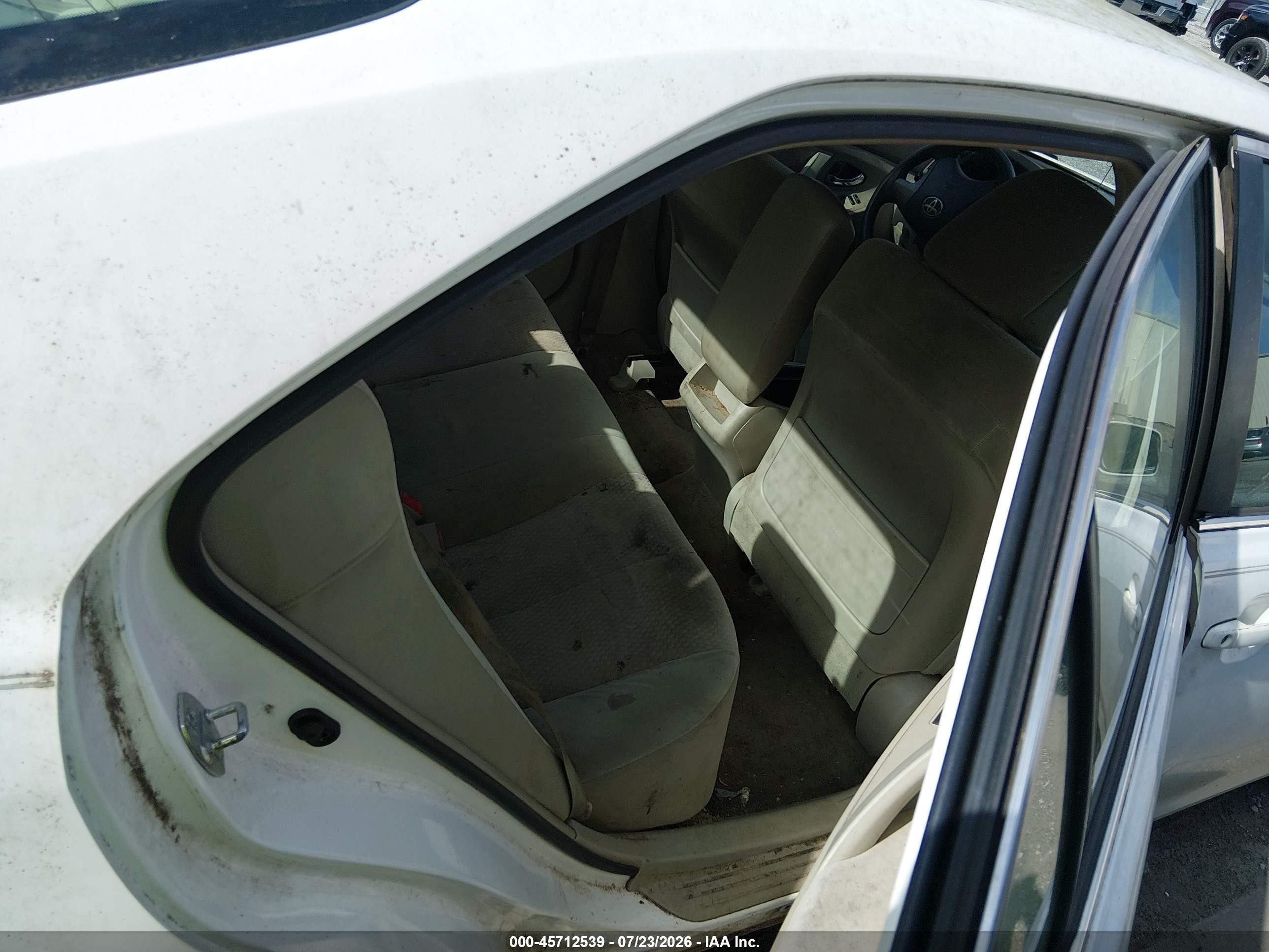 2011 Toyota Camry   White vin: 4T1BF3EK0BU698071
