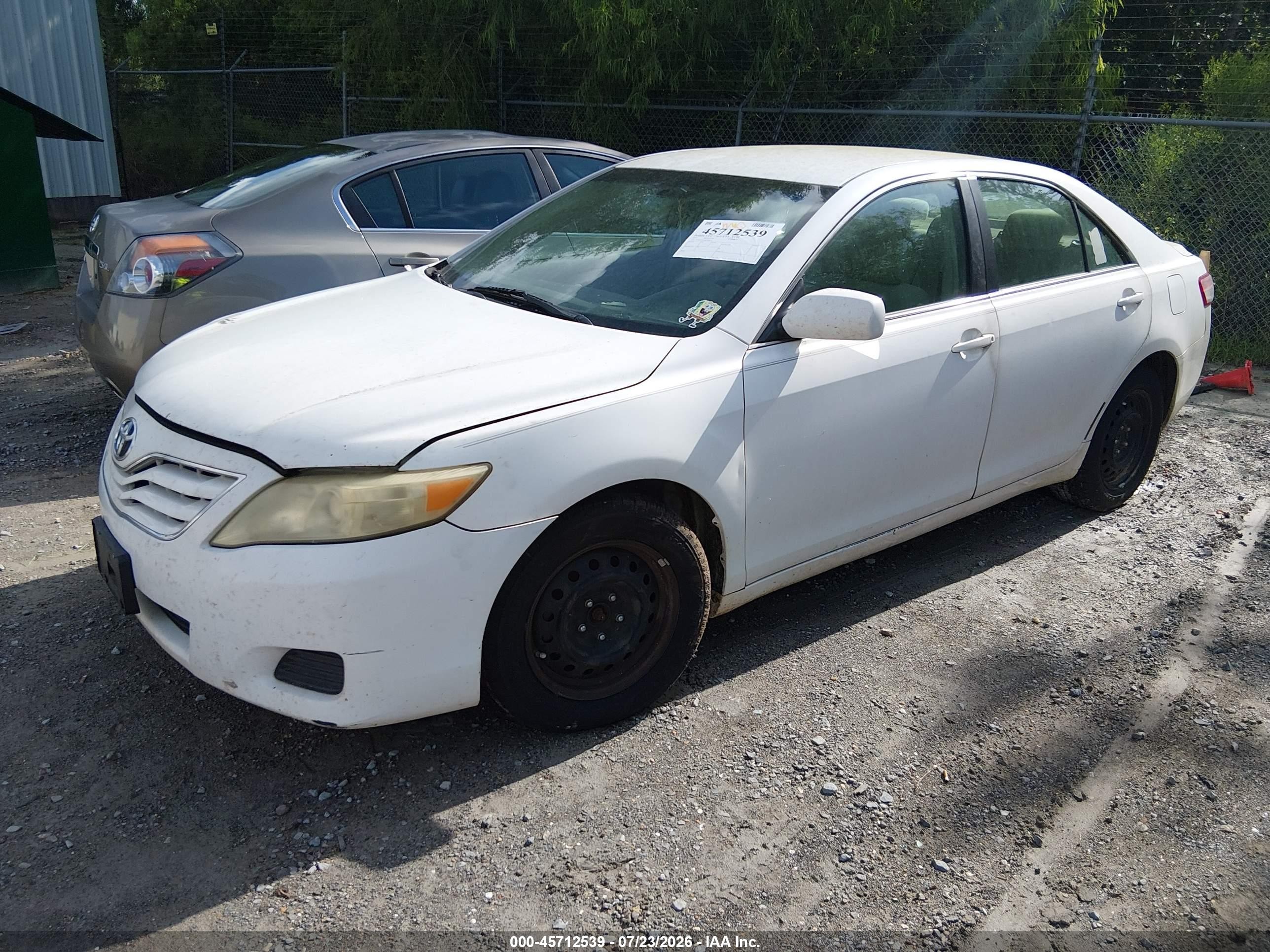 2011 Toyota Camry   White vin: 4T1BF3EK0BU698071