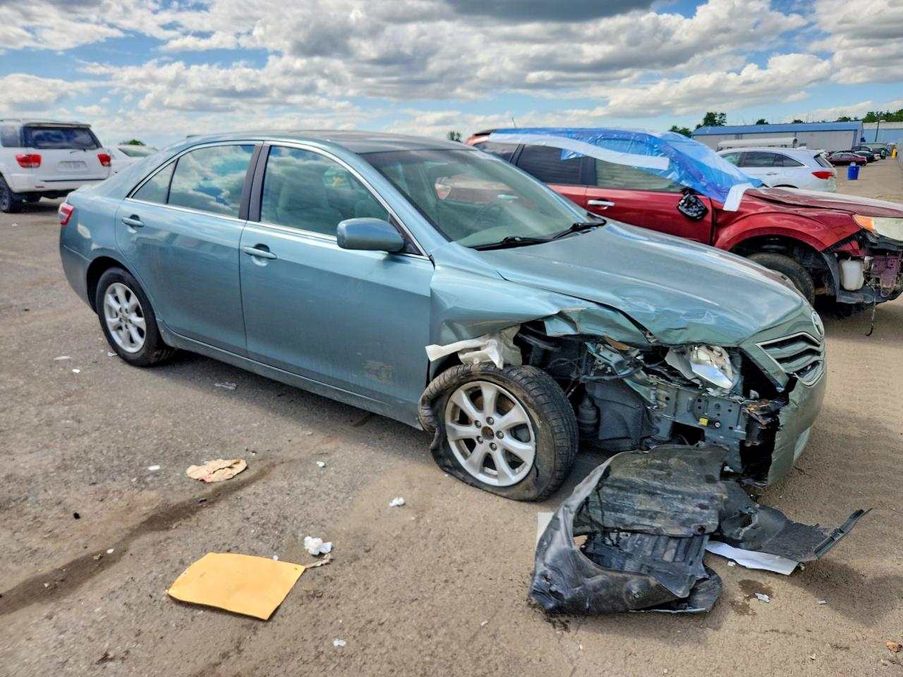 2011 Toyota Camry Le Green vin: 4T1BF3EK0BU699432