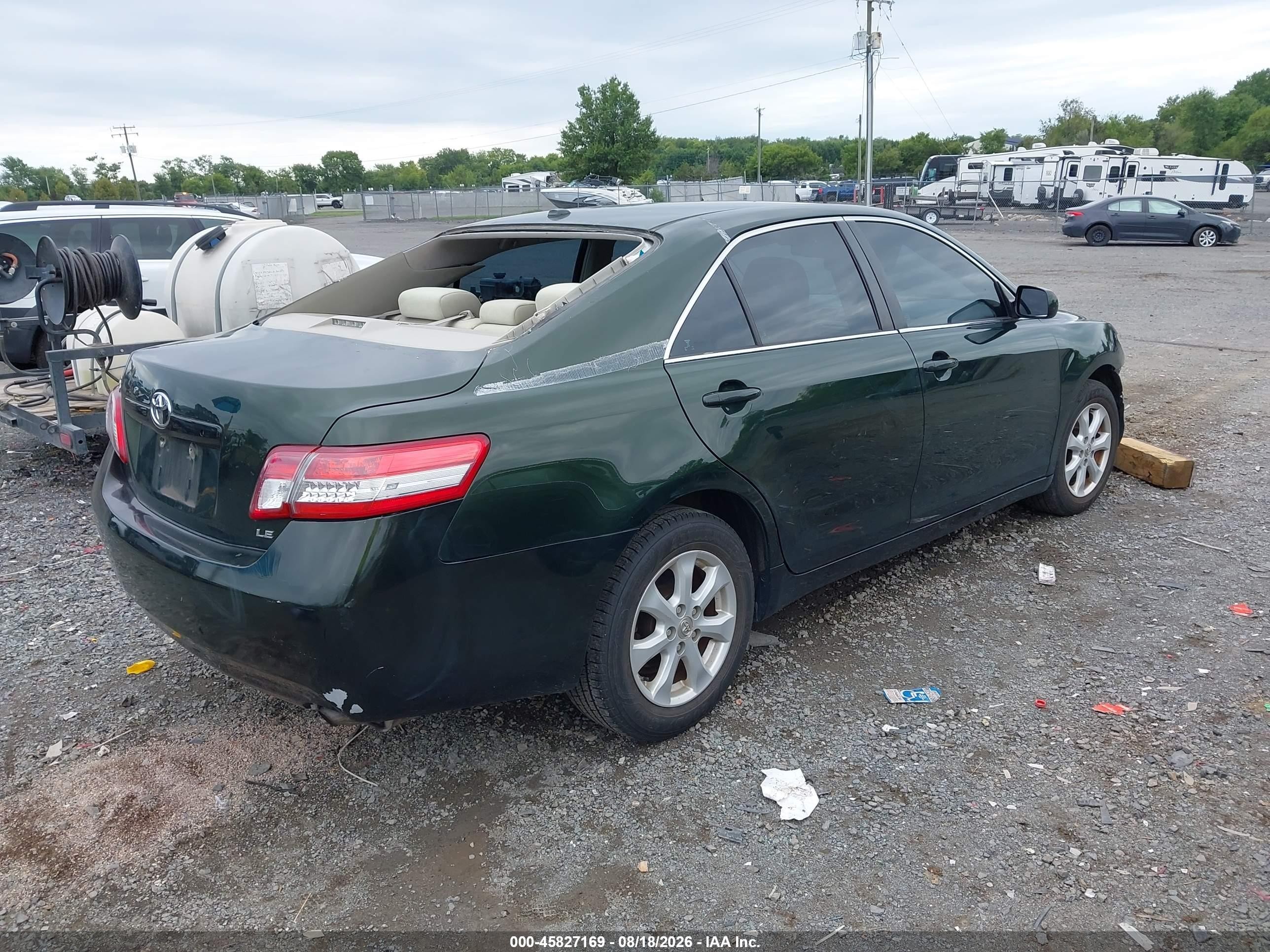 2011 Toyota Camry Le Green vin: 4T1BF3EK0BU705911