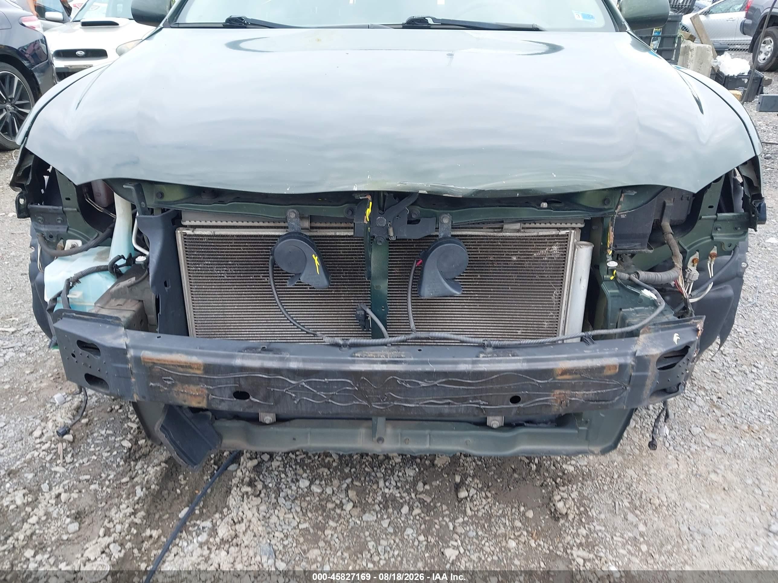 2011 Toyota Camry Le Green vin: 4T1BF3EK0BU705911
