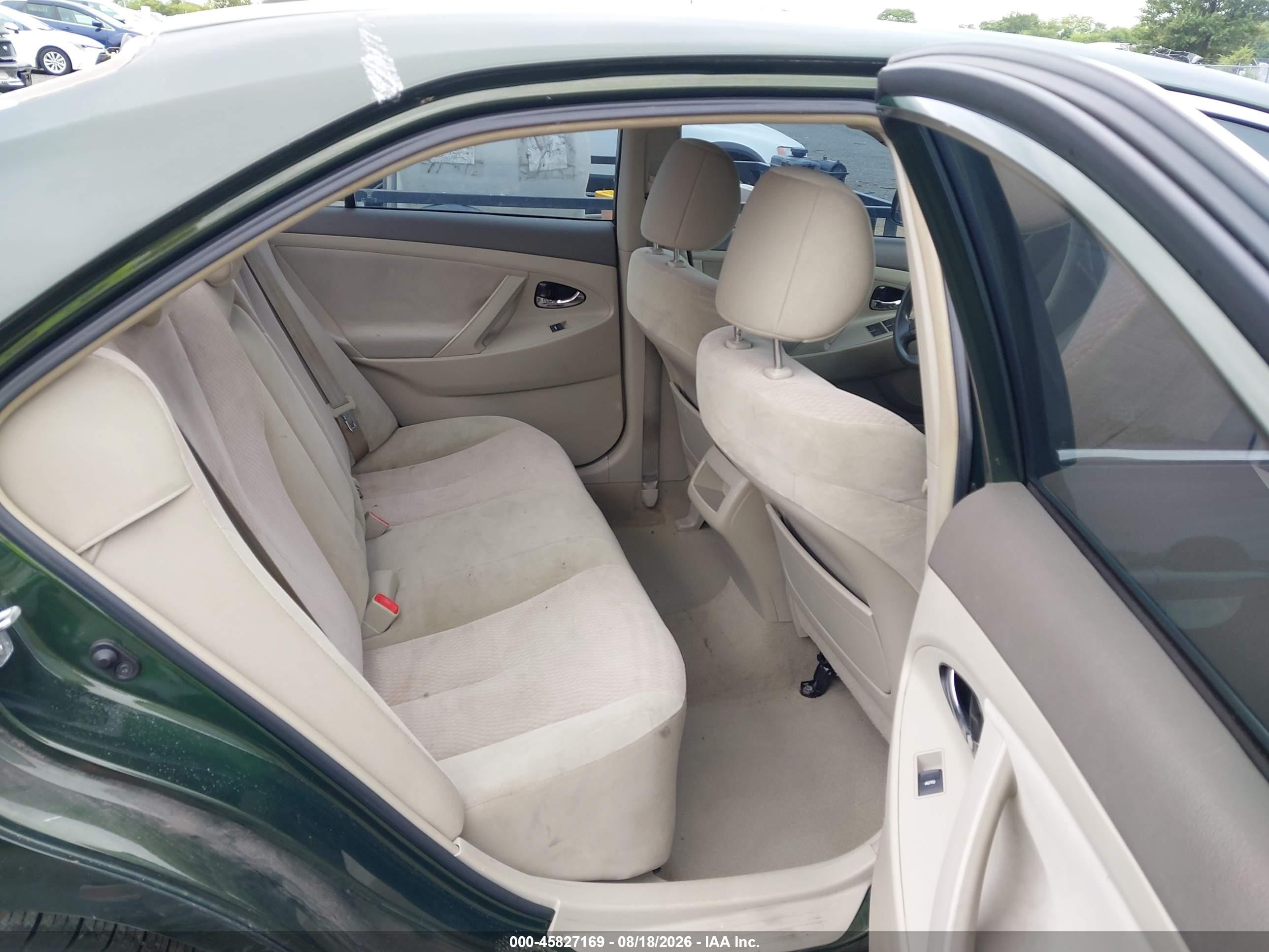 2011 Toyota Camry Le Green vin: 4T1BF3EK0BU705911