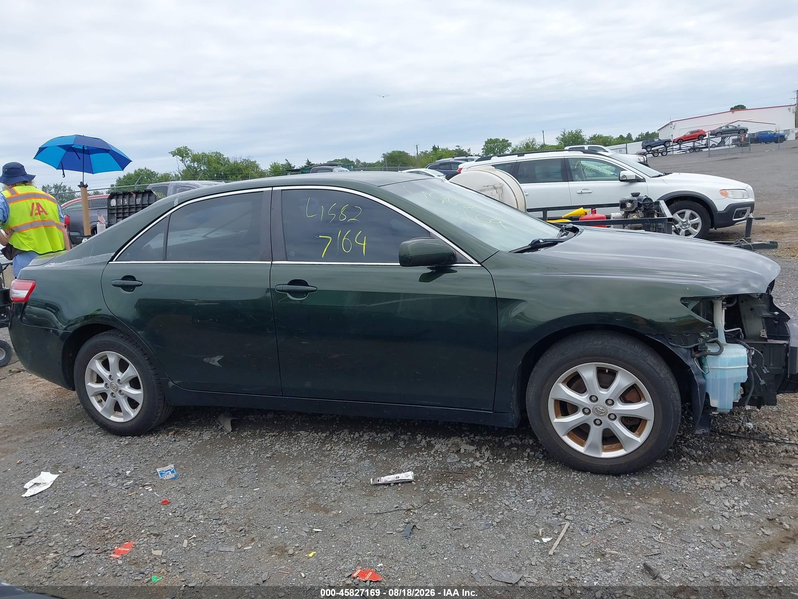 2011 Toyota Camry Le Green vin: 4T1BF3EK0BU705911