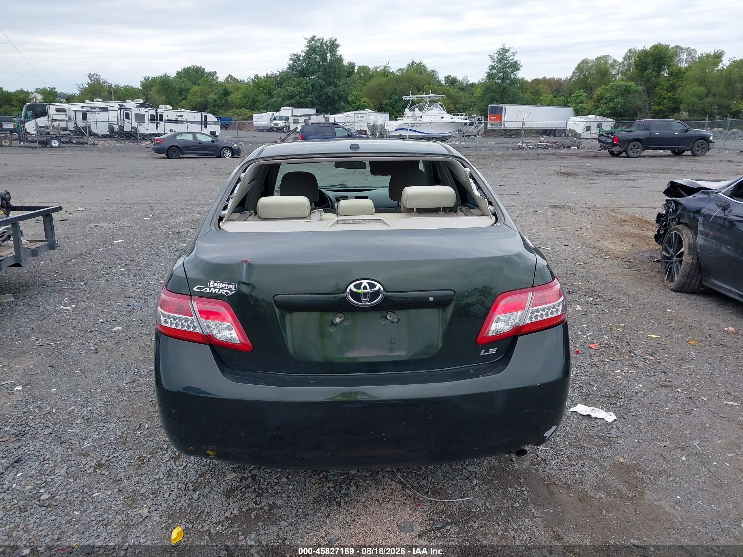 2011 Toyota Camry Le Green vin: 4T1BF3EK0BU705911
