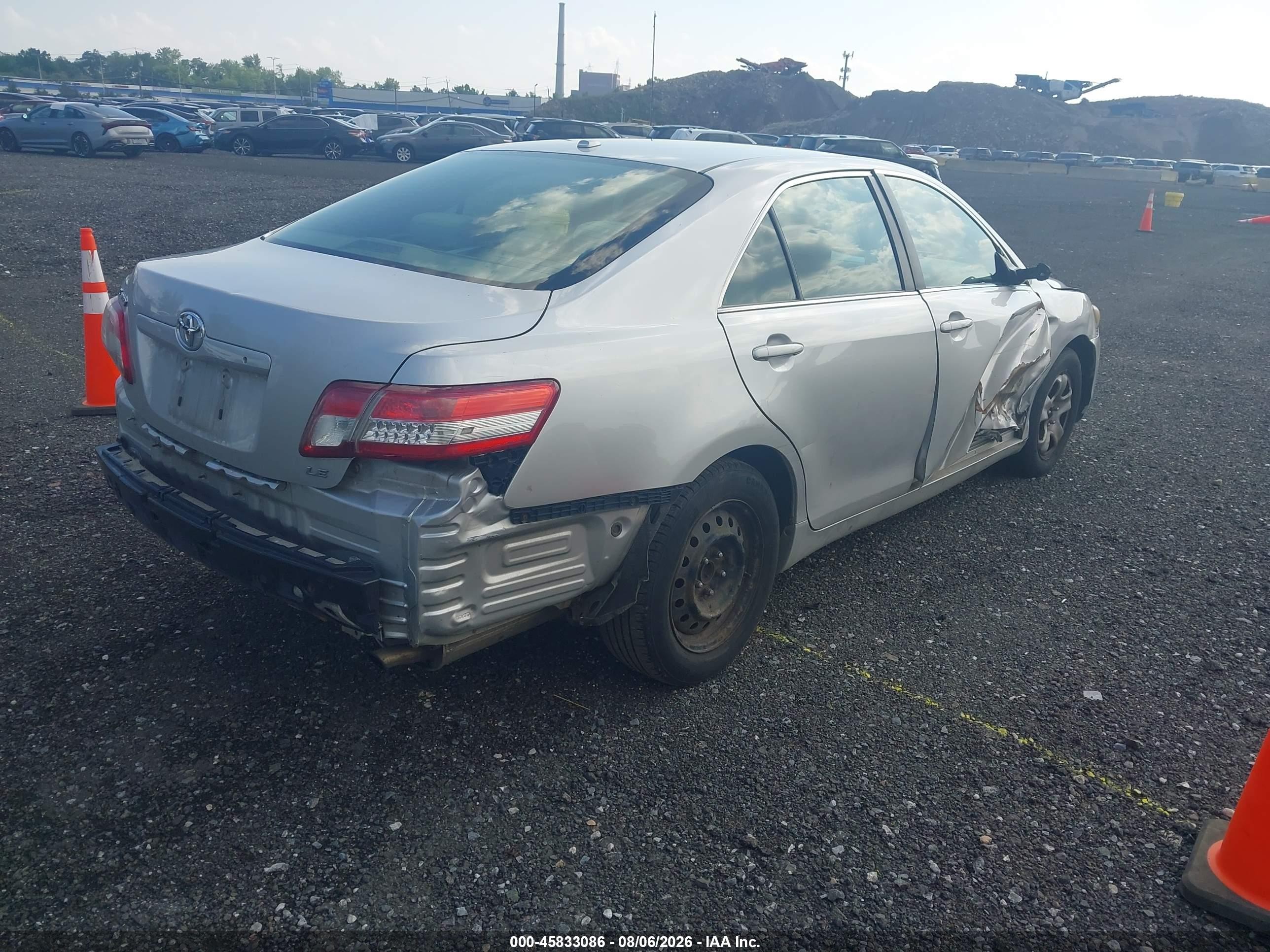 2011 Toyota Camry Le Gray vin: 4T1BF3EK0BU706282