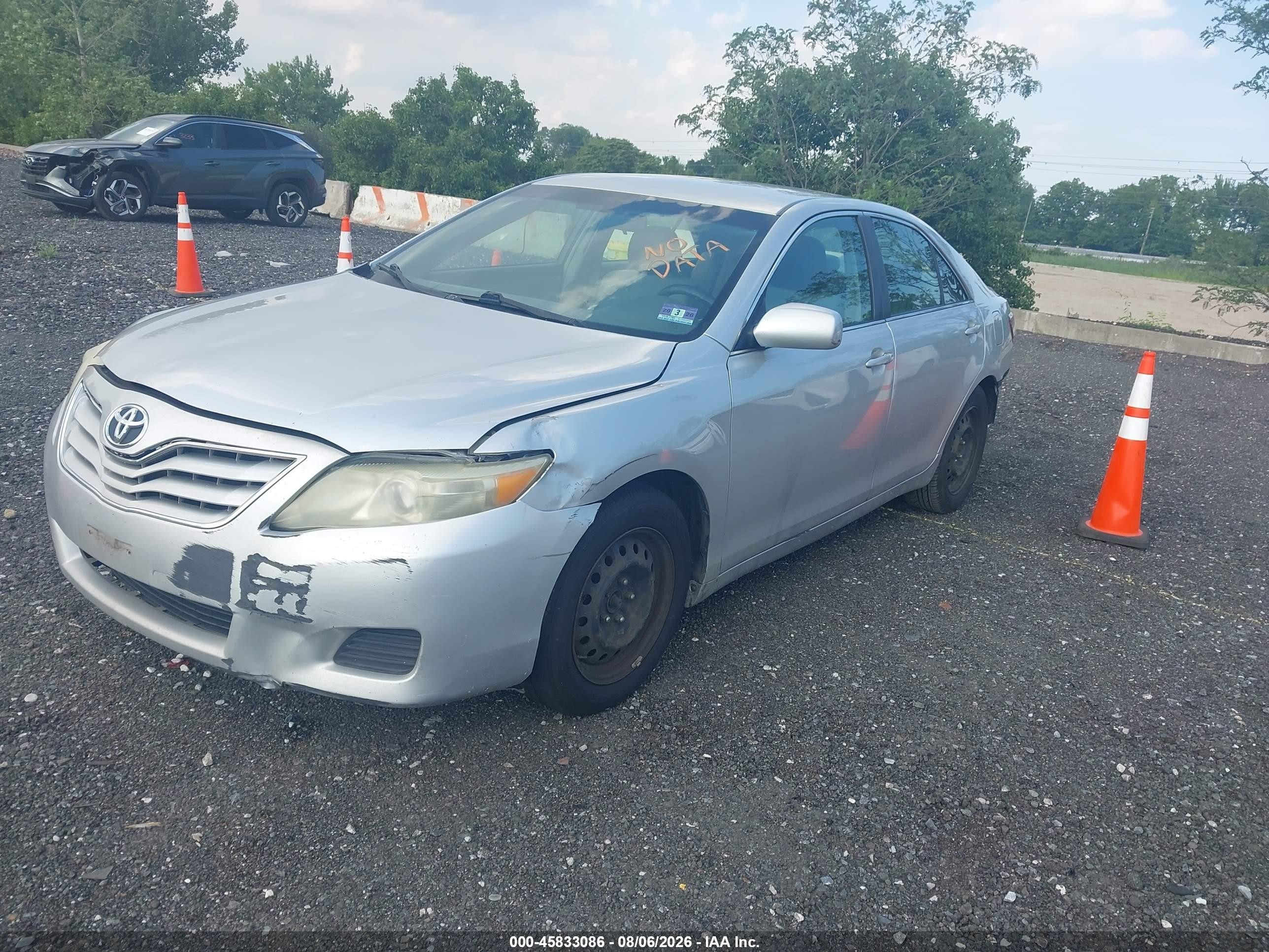 2011 Toyota Camry Le Gray vin: 4T1BF3EK0BU706282