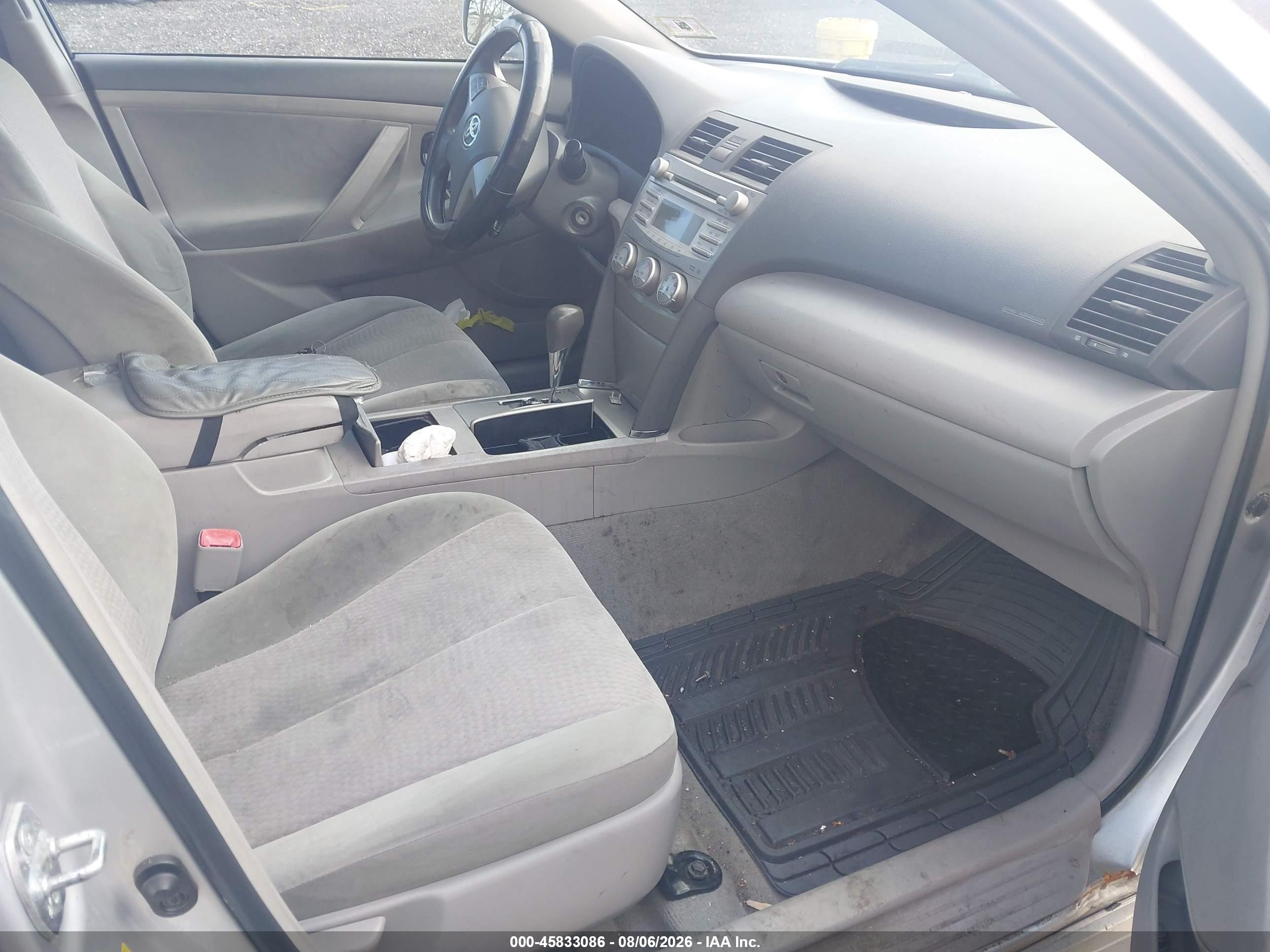 2011 Toyota Camry Le Gray vin: 4T1BF3EK0BU706282