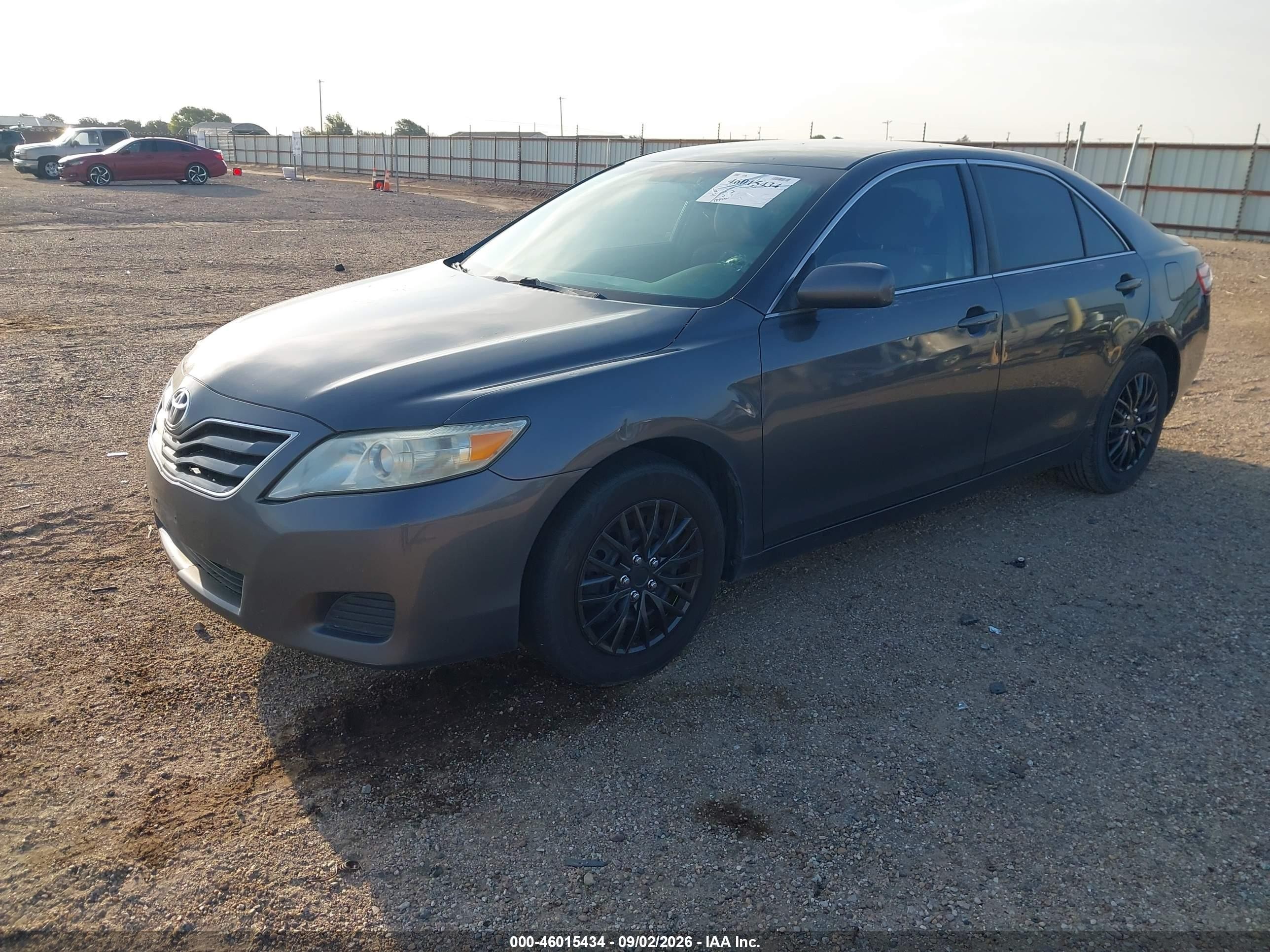 2011 Toyota Camry Le Gray vin: 4T1BF3EK0BU713829
