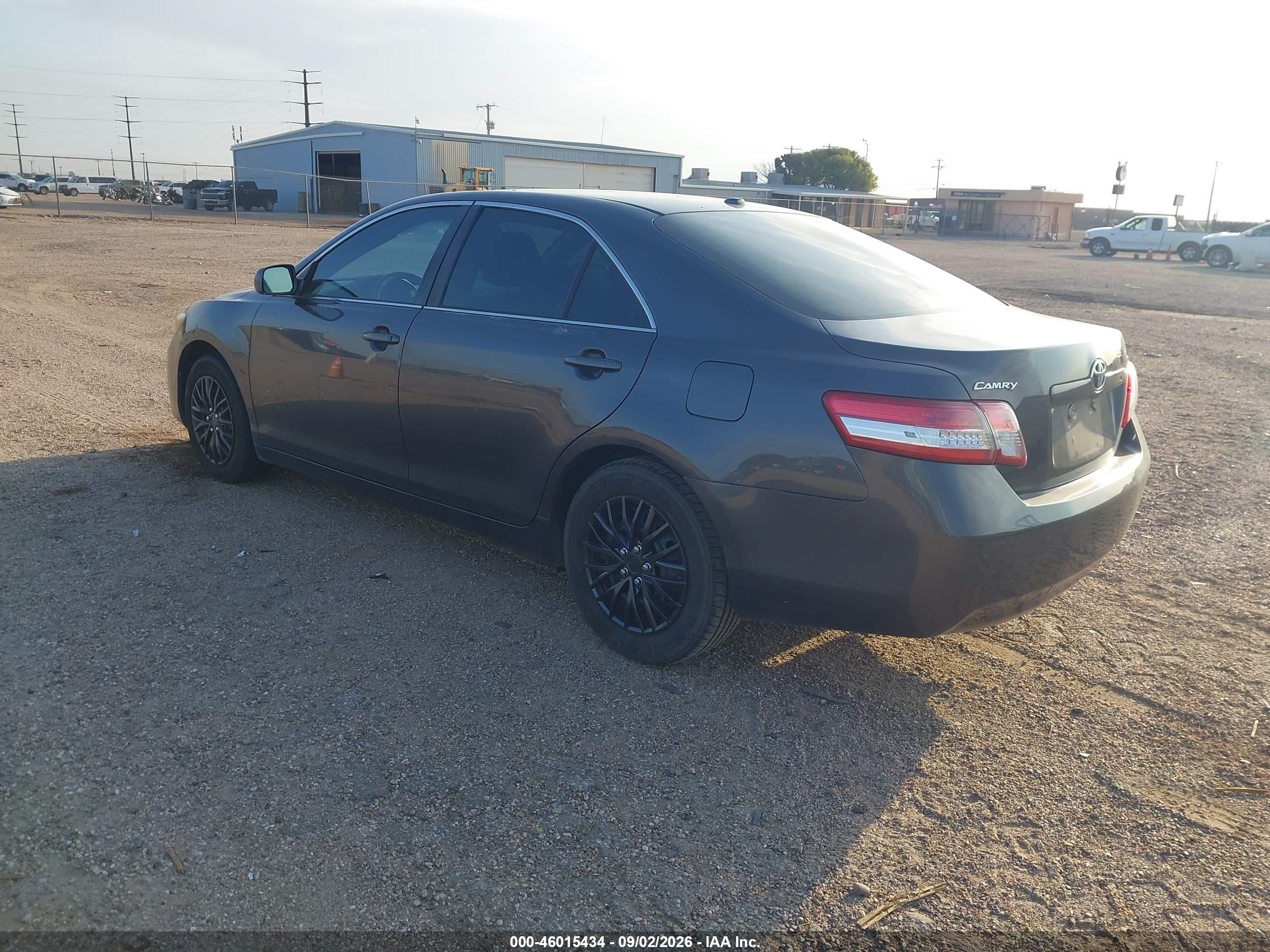 2011 Toyota Camry Le Gray vin: 4T1BF3EK0BU713829
