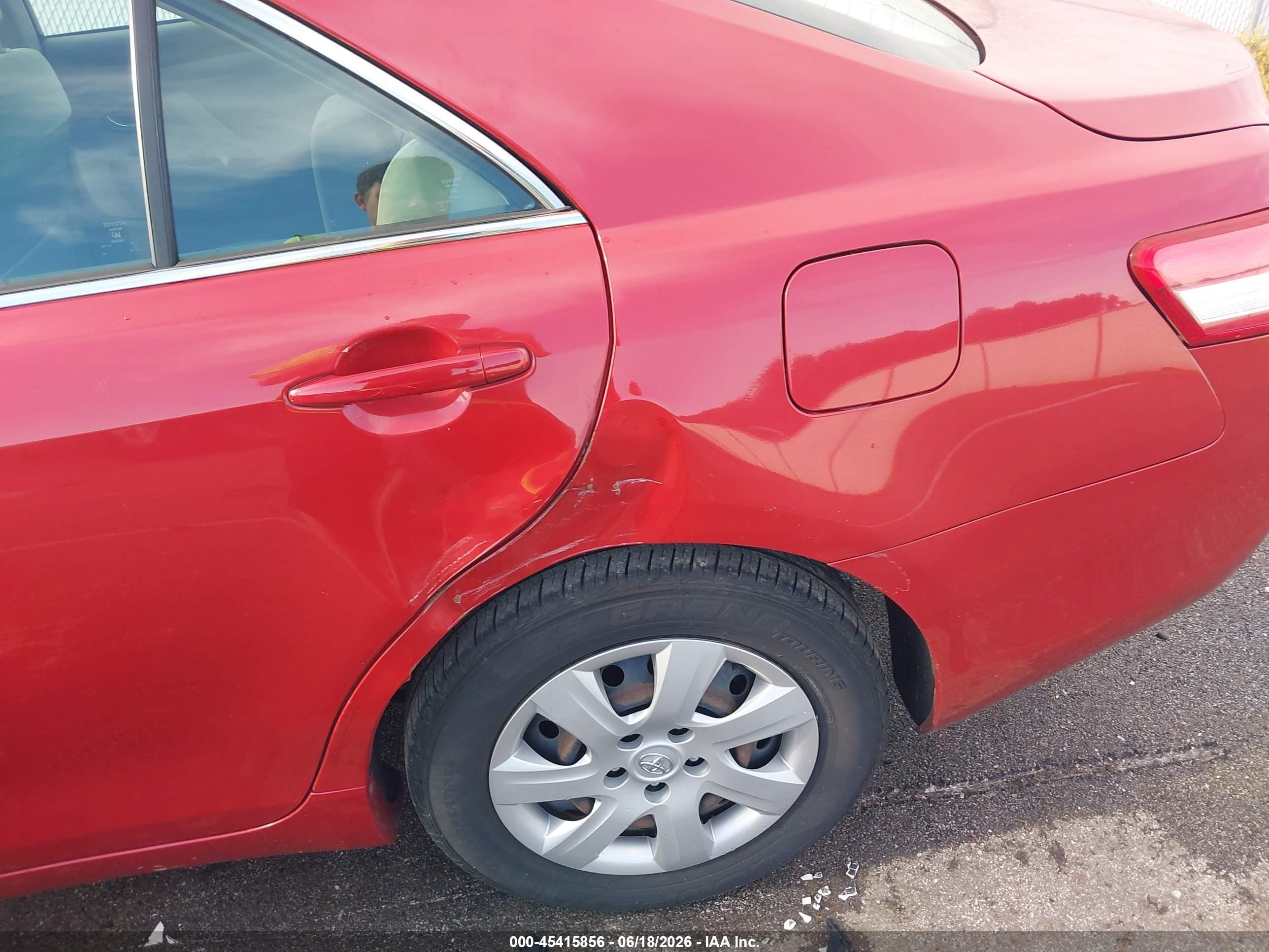 2011 Toyota Camry Le Red vin: 4T1BF3EK0BU718772