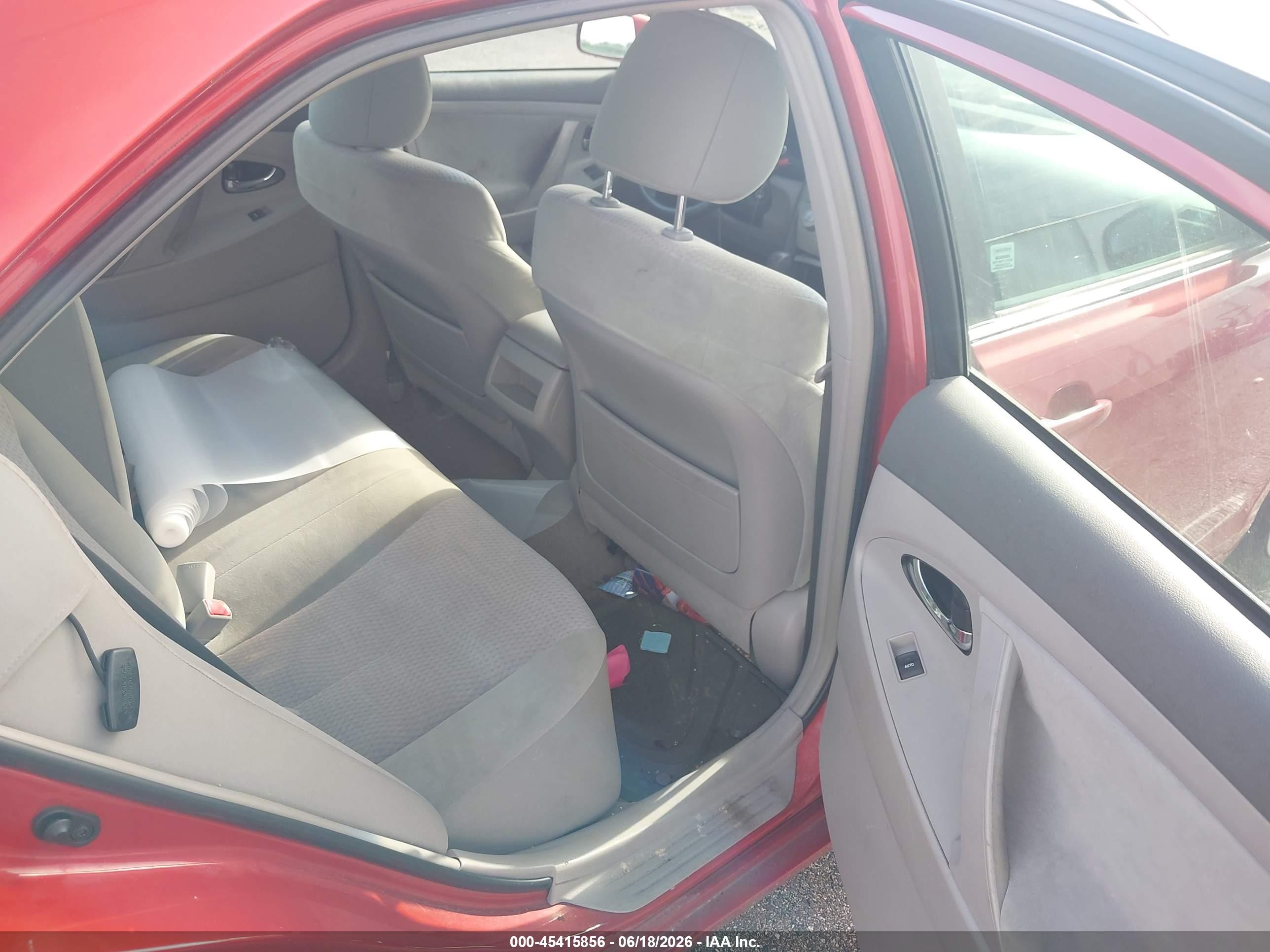 2011 Toyota Camry Le Red vin: 4T1BF3EK0BU718772