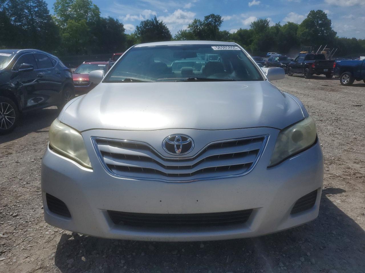 2011 Toyota Camry Le Silver vin: 4T1BF3EK0BU719792