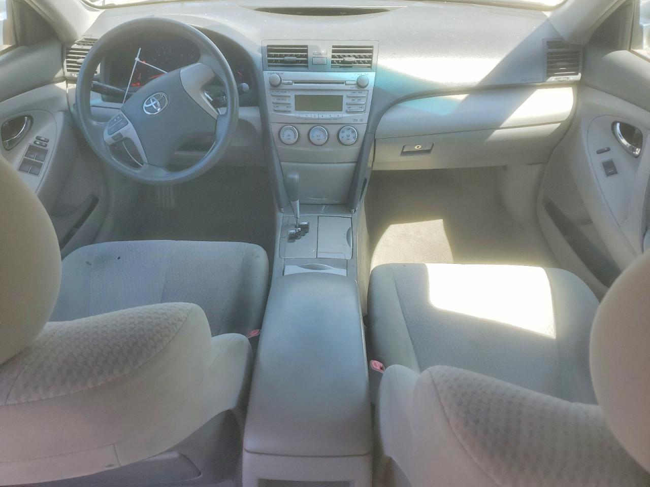 2011 Toyota Camry Le Silver vin: 4T1BF3EK0BU719792