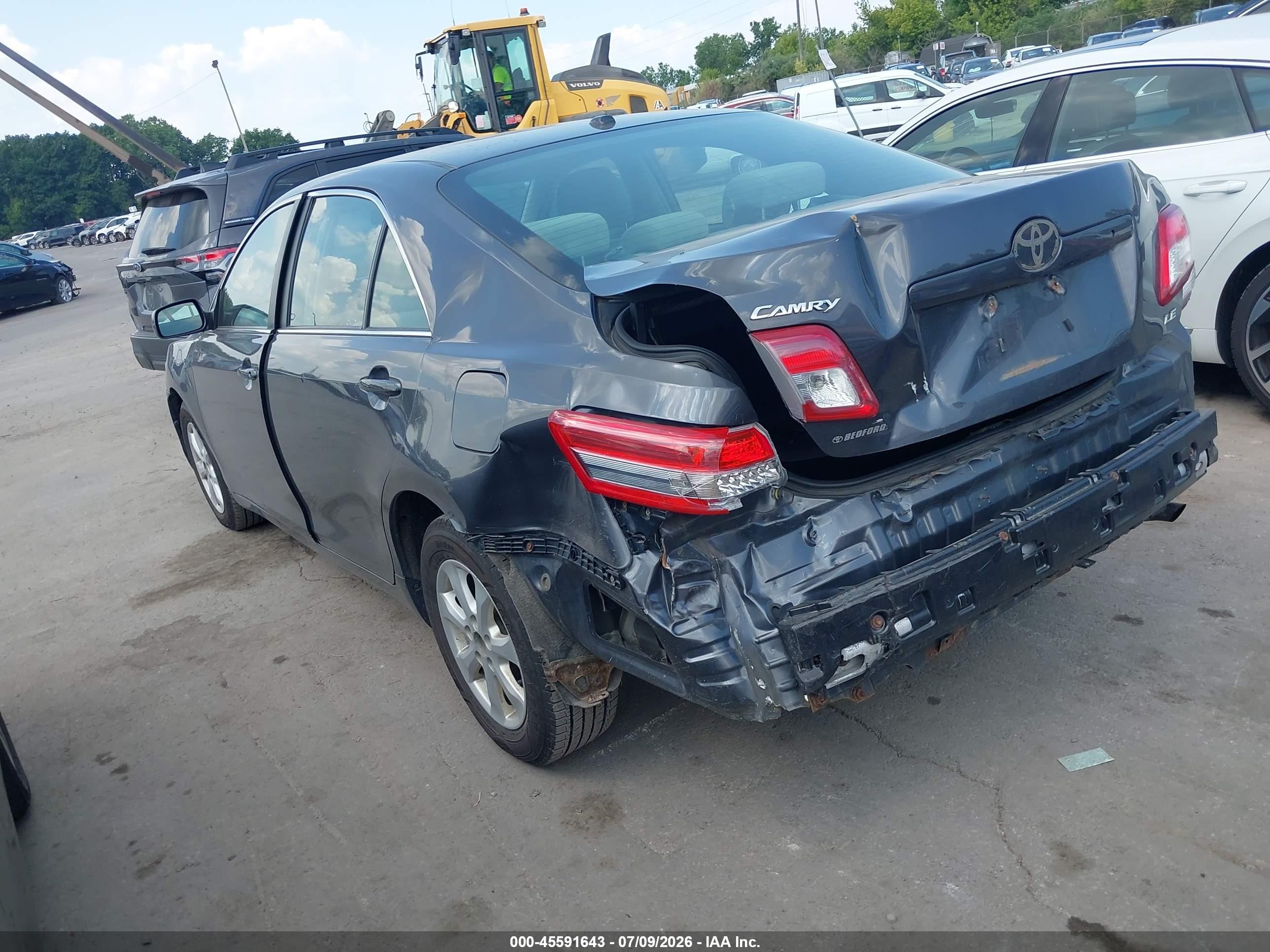 2011 Toyota Camry Le Gray vin: 4T1BF3EK0BU720604
