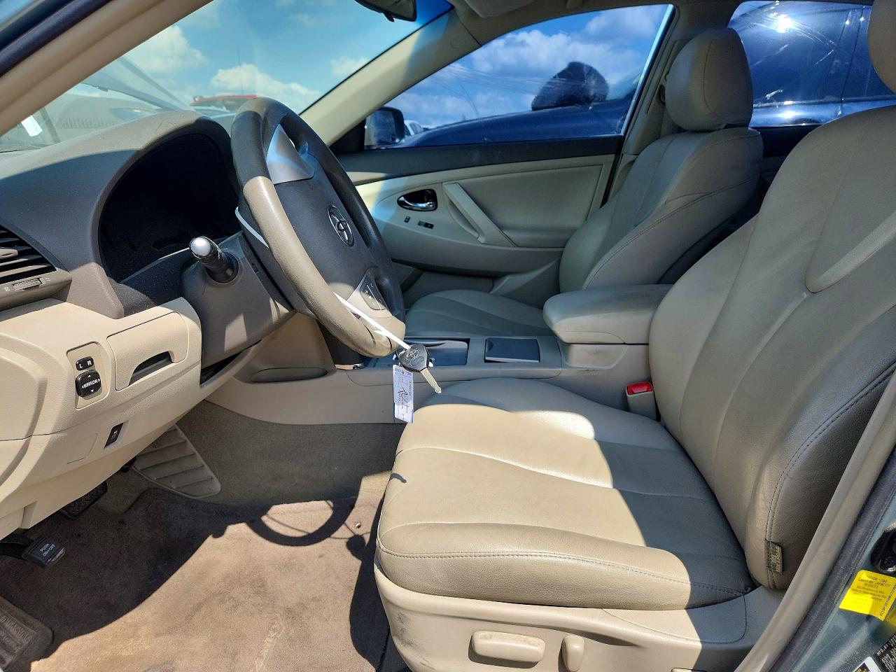 2011 Toyota Camry Le Green vin: 4T1BF3EK0BU722806