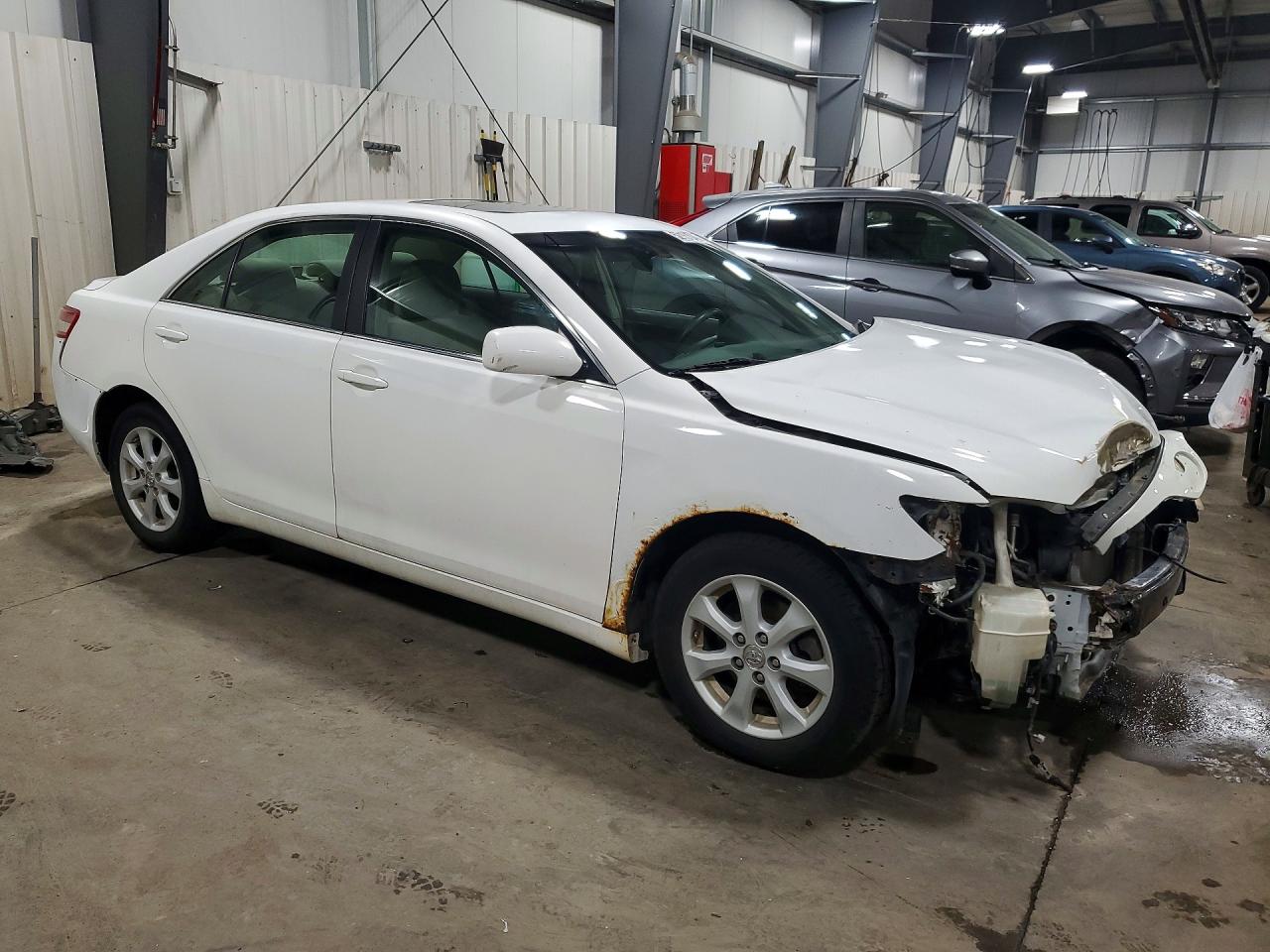 2011 Toyota Camry Le White vin: 4T1BF3EK0BU728623