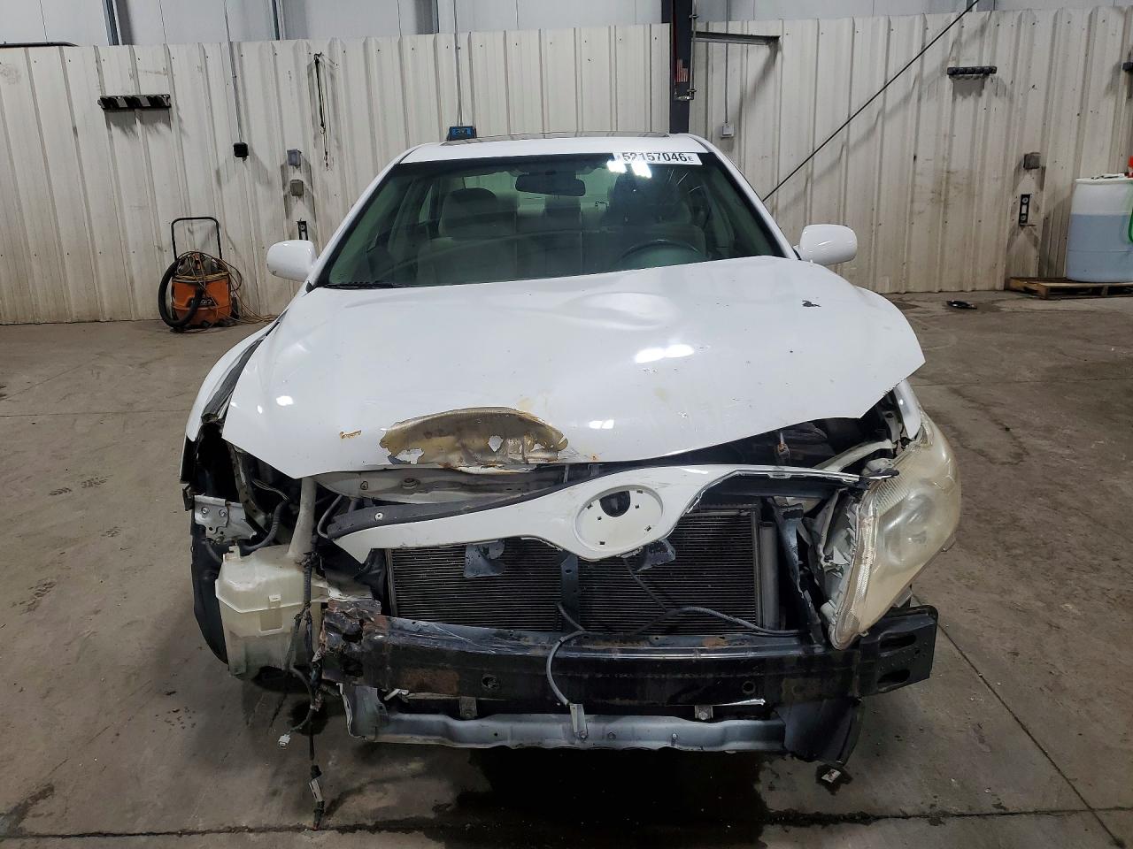 2011 Toyota Camry Le White vin: 4T1BF3EK0BU728623