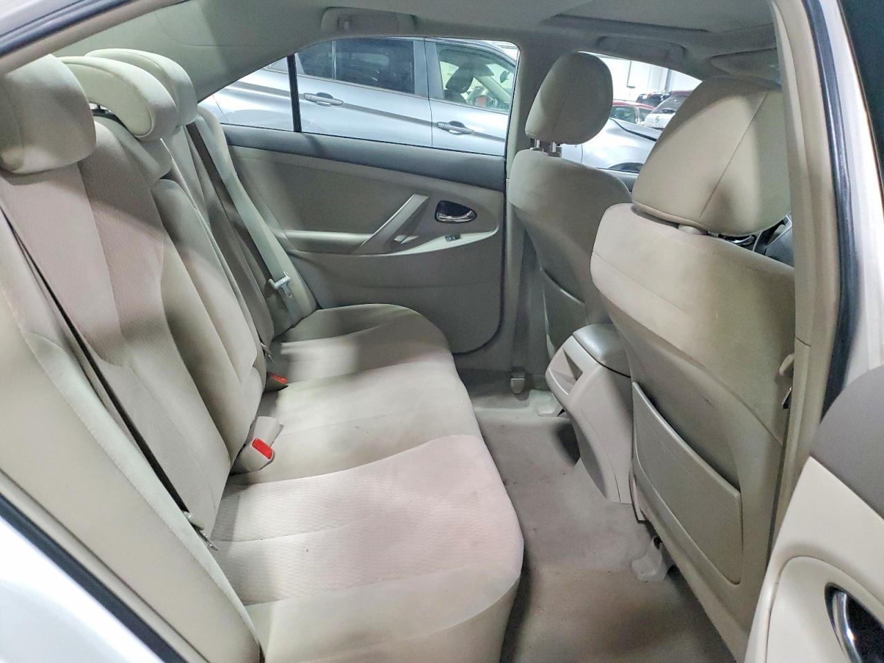 2011 Toyota Camry Le White vin: 4T1BF3EK0BU728623