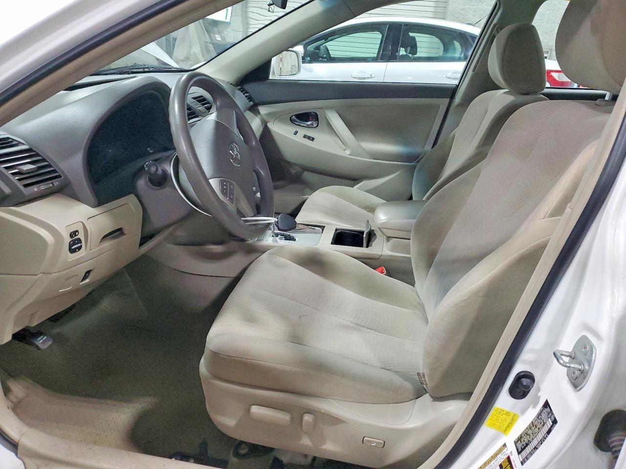 2011 Toyota Camry Le White vin: 4T1BF3EK0BU728623