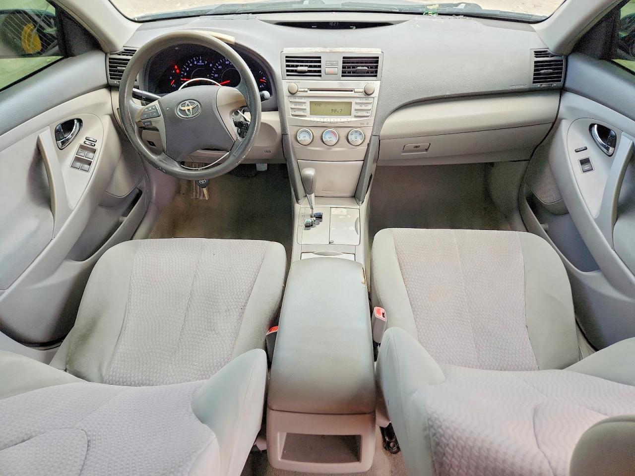 2011 Toyota Camry Le Green vin: 4T1BF3EK0BU732445