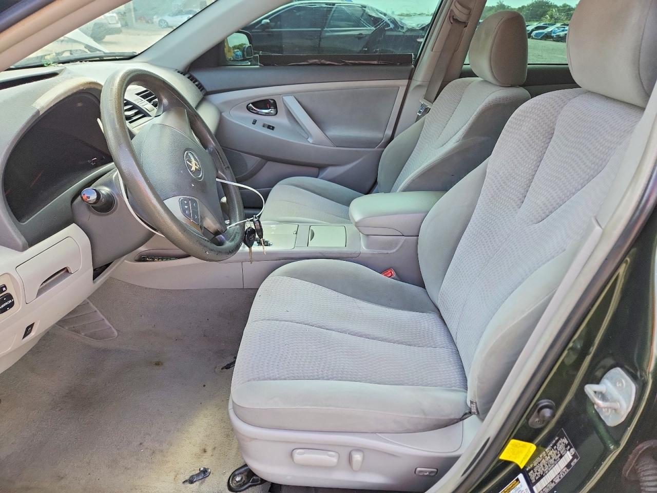 2011 Toyota Camry Le Green vin: 4T1BF3EK0BU732445