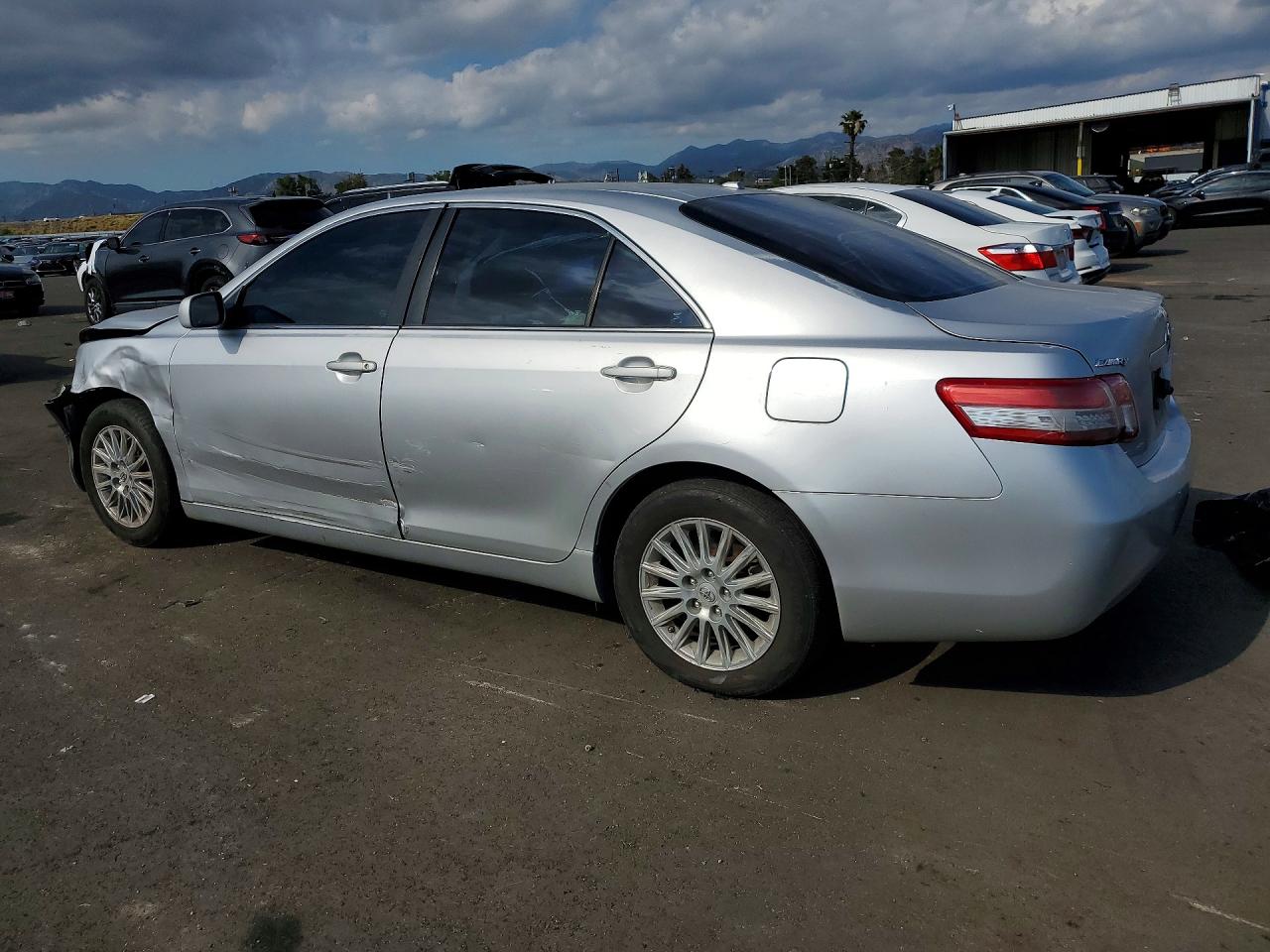 2011 Toyota Camry Le Silver vin: 4T1BF3EK0BU736835