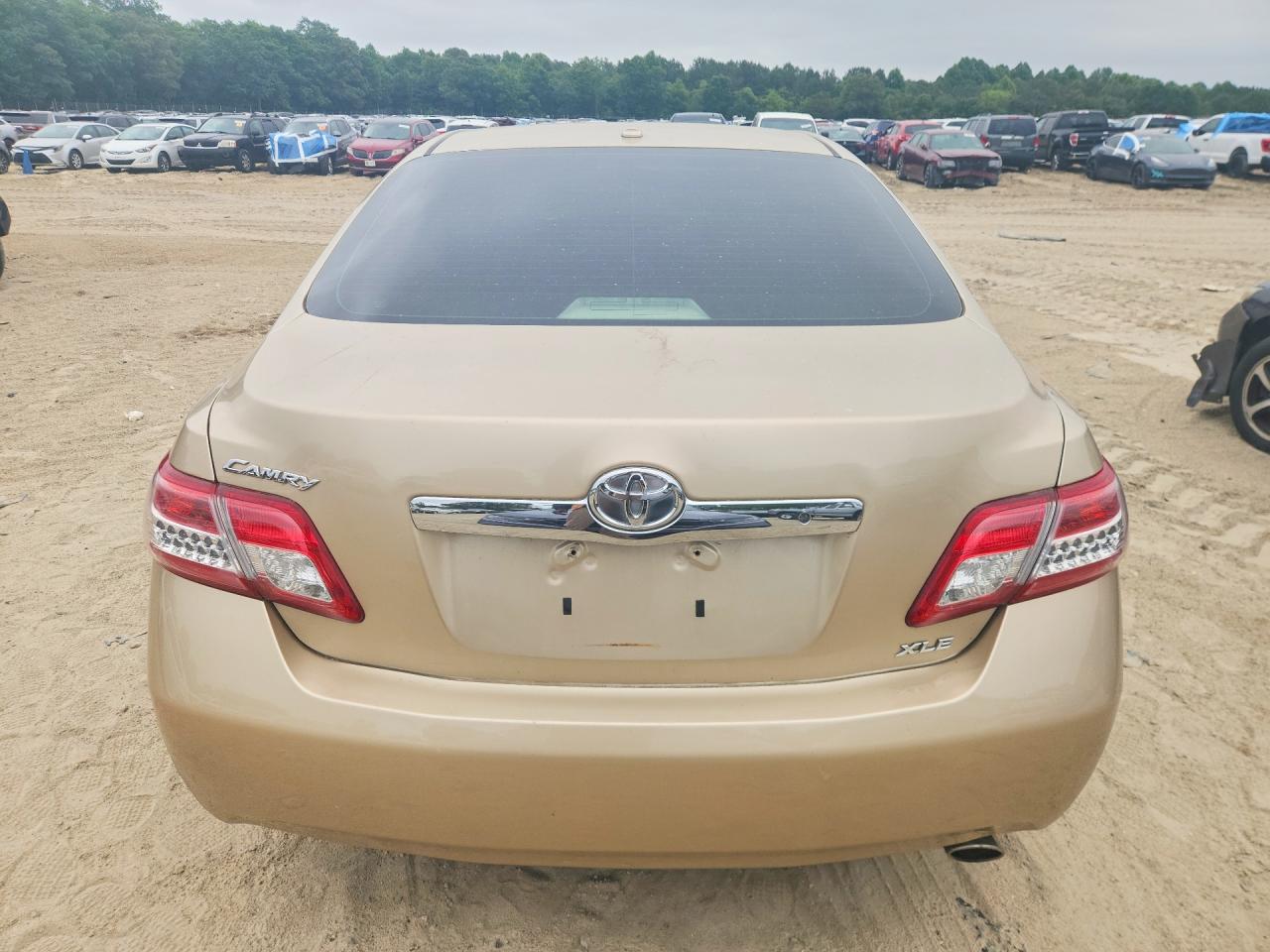 2011 Toyota Camry Xle Tan vin: 4T1BF3EK0BU738410