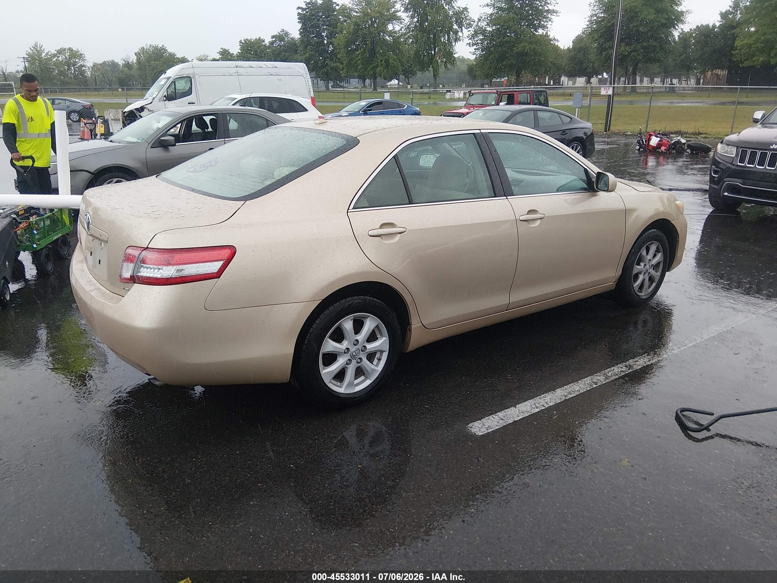 2011 Toyota Camry Le Бежевый vin: 4T1BF3EK0BU751478