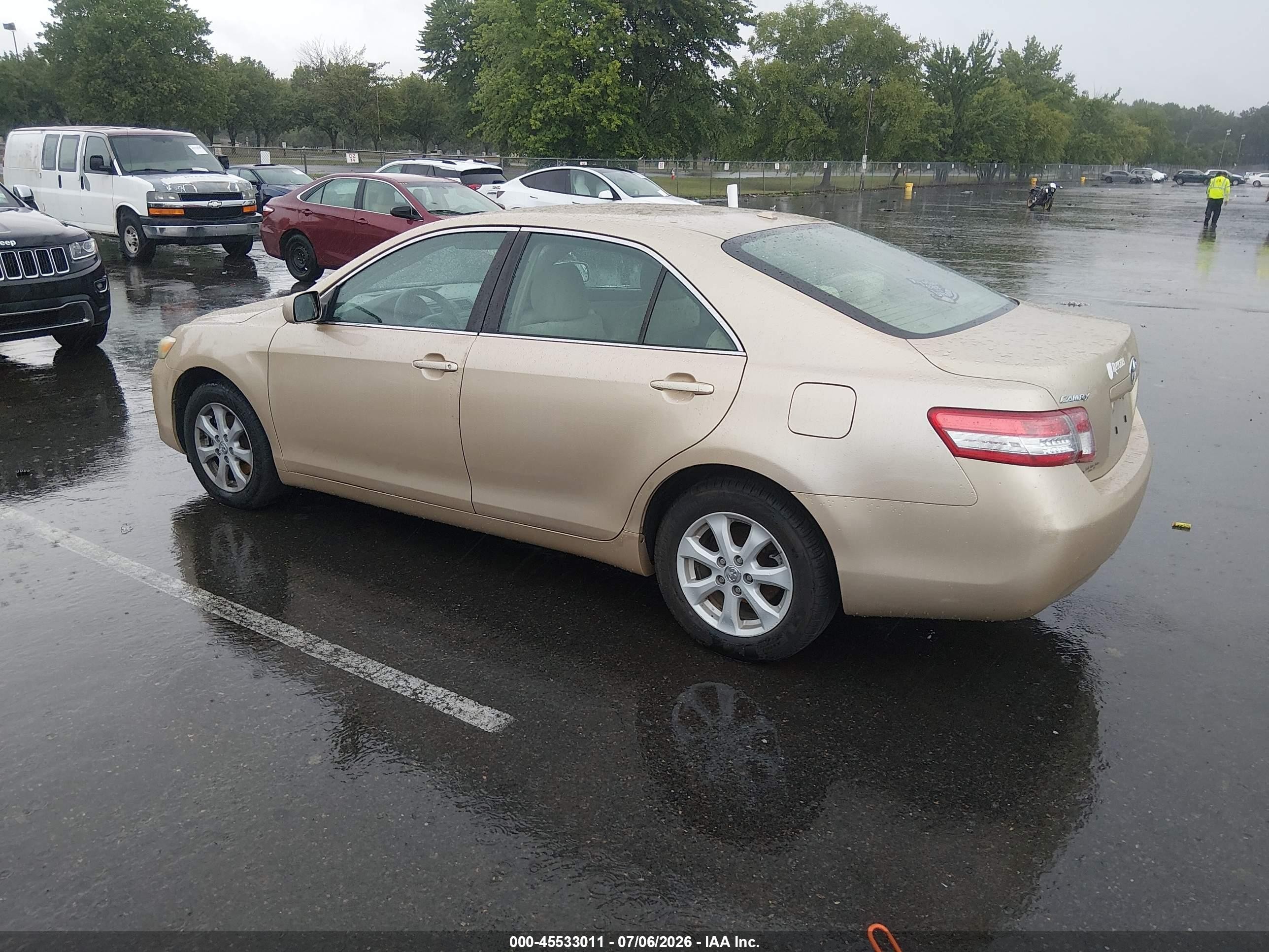2011 Toyota Camry Le Бежевый vin: 4T1BF3EK0BU751478