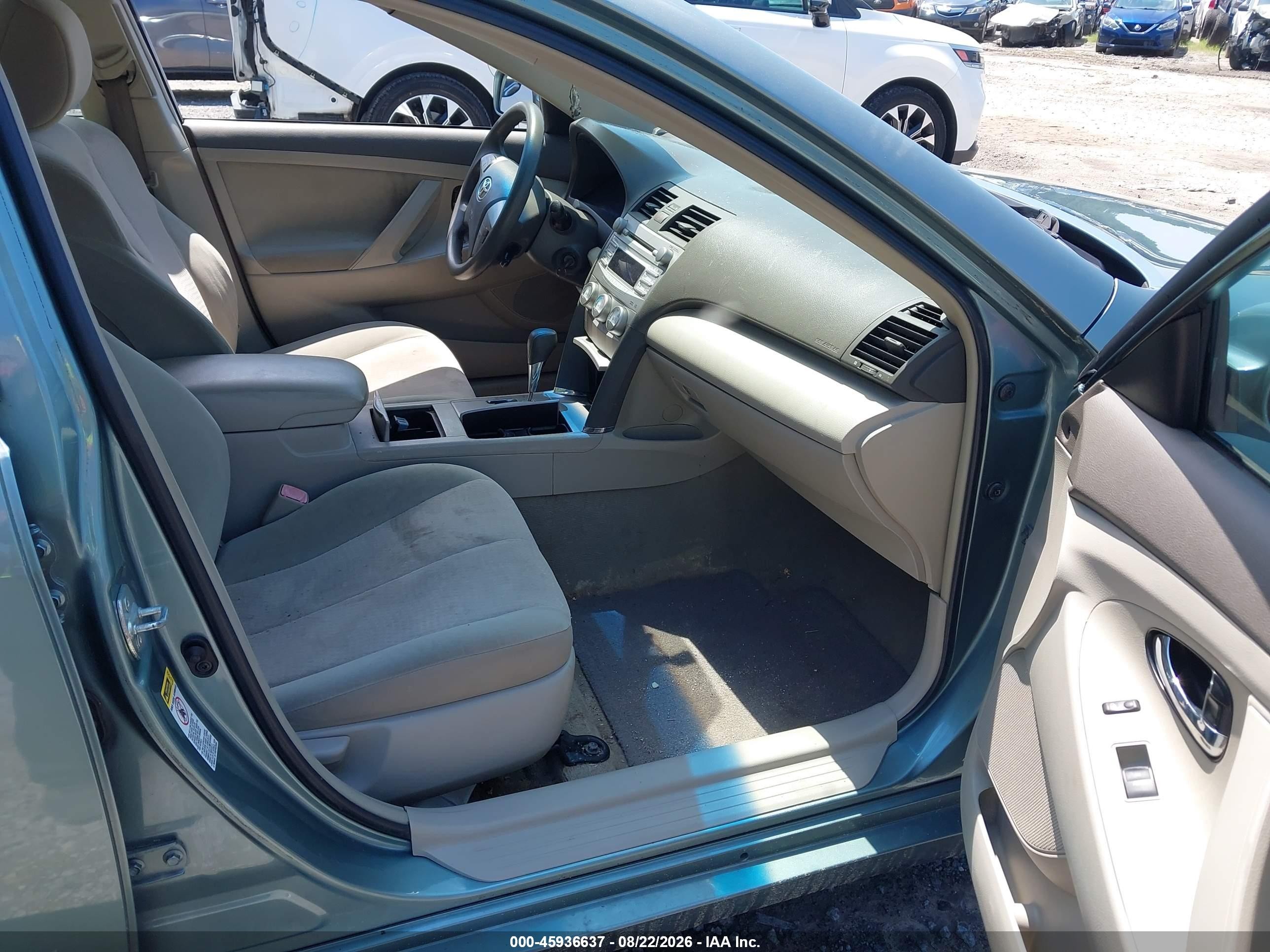 2011 Toyota Camry Le Green vin: 4T1BF3EK0BU753425