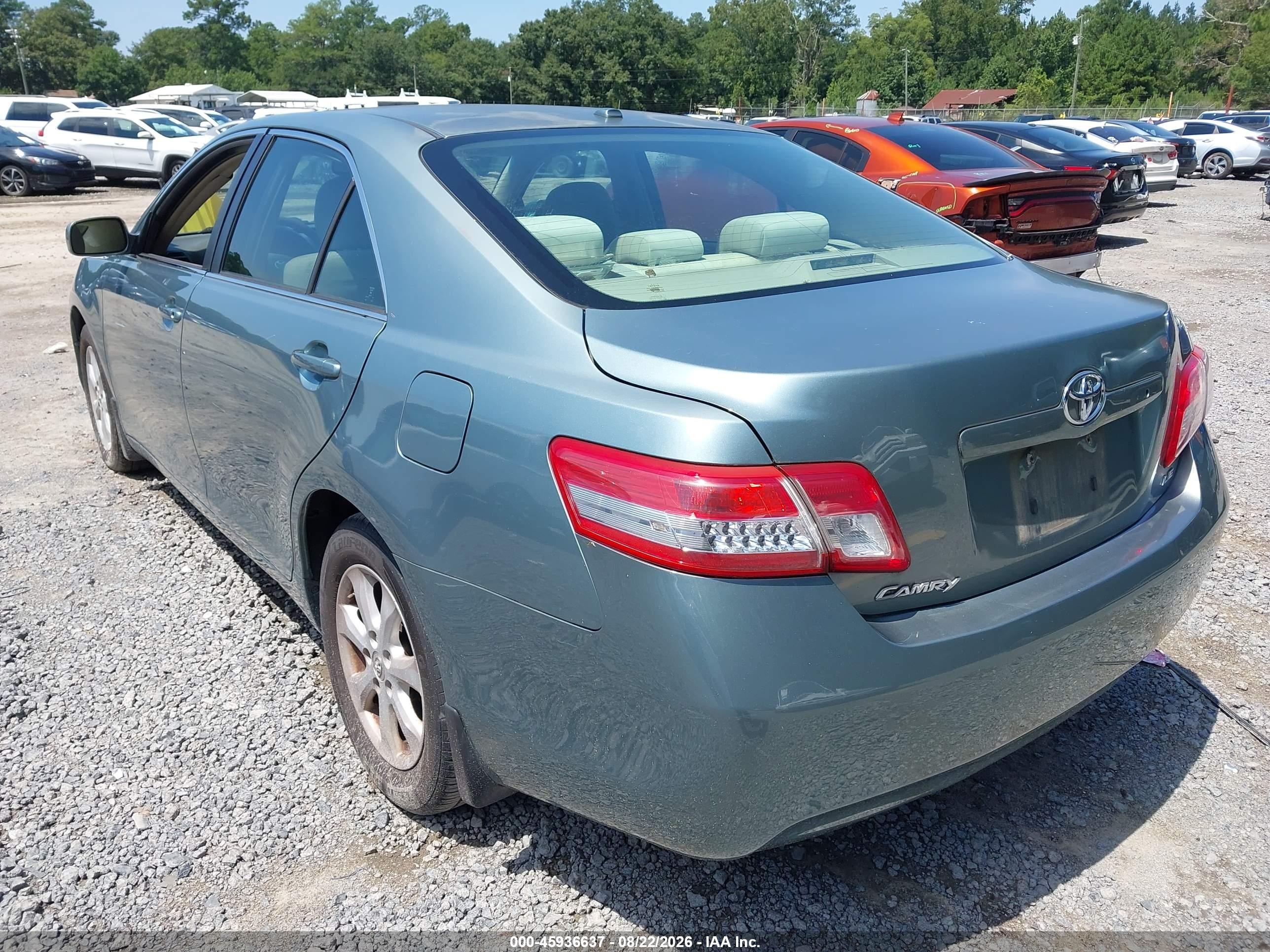 2011 Toyota Camry Le Green vin: 4T1BF3EK0BU753425