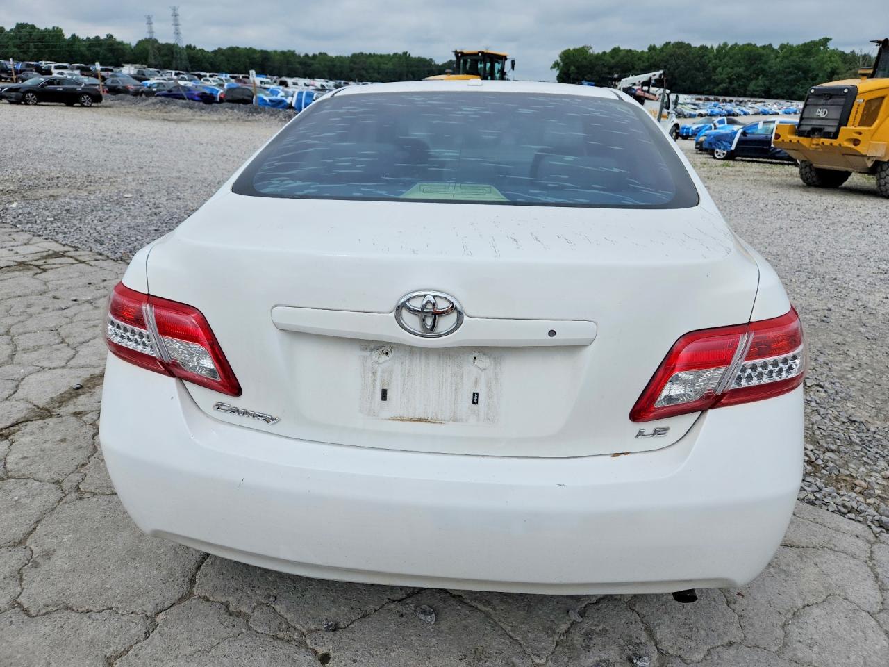 2011 Toyota Camry Le White vin: 4T1BF3EK0BU753828
