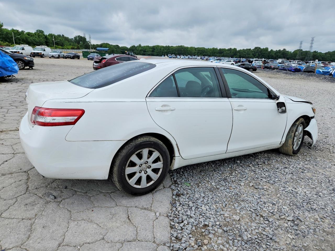 2011 Toyota Camry Le White vin: 4T1BF3EK0BU753828