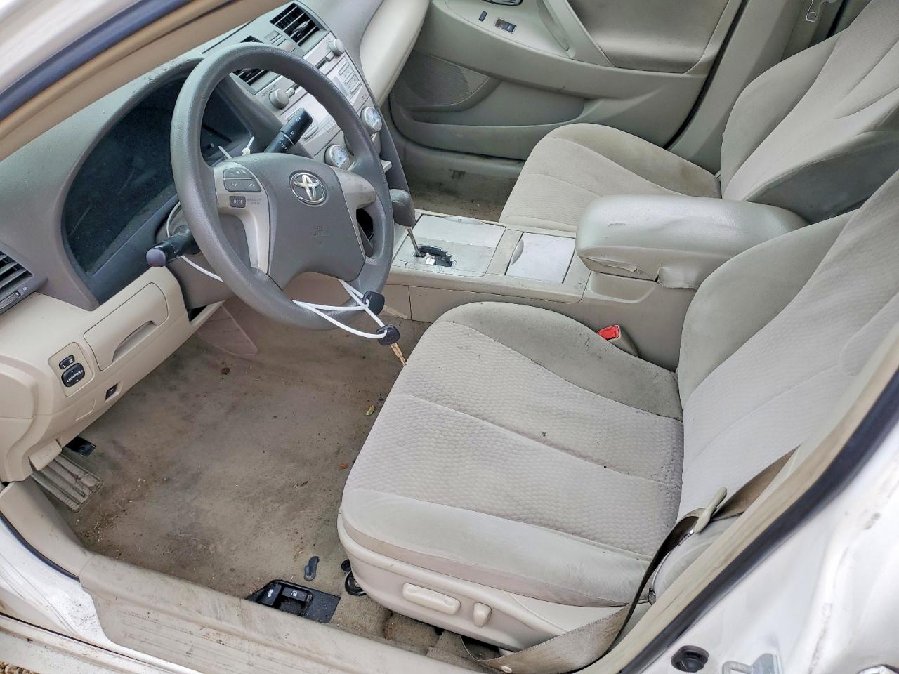 2011 Toyota Camry Le White vin: 4T1BF3EK0BU753828
