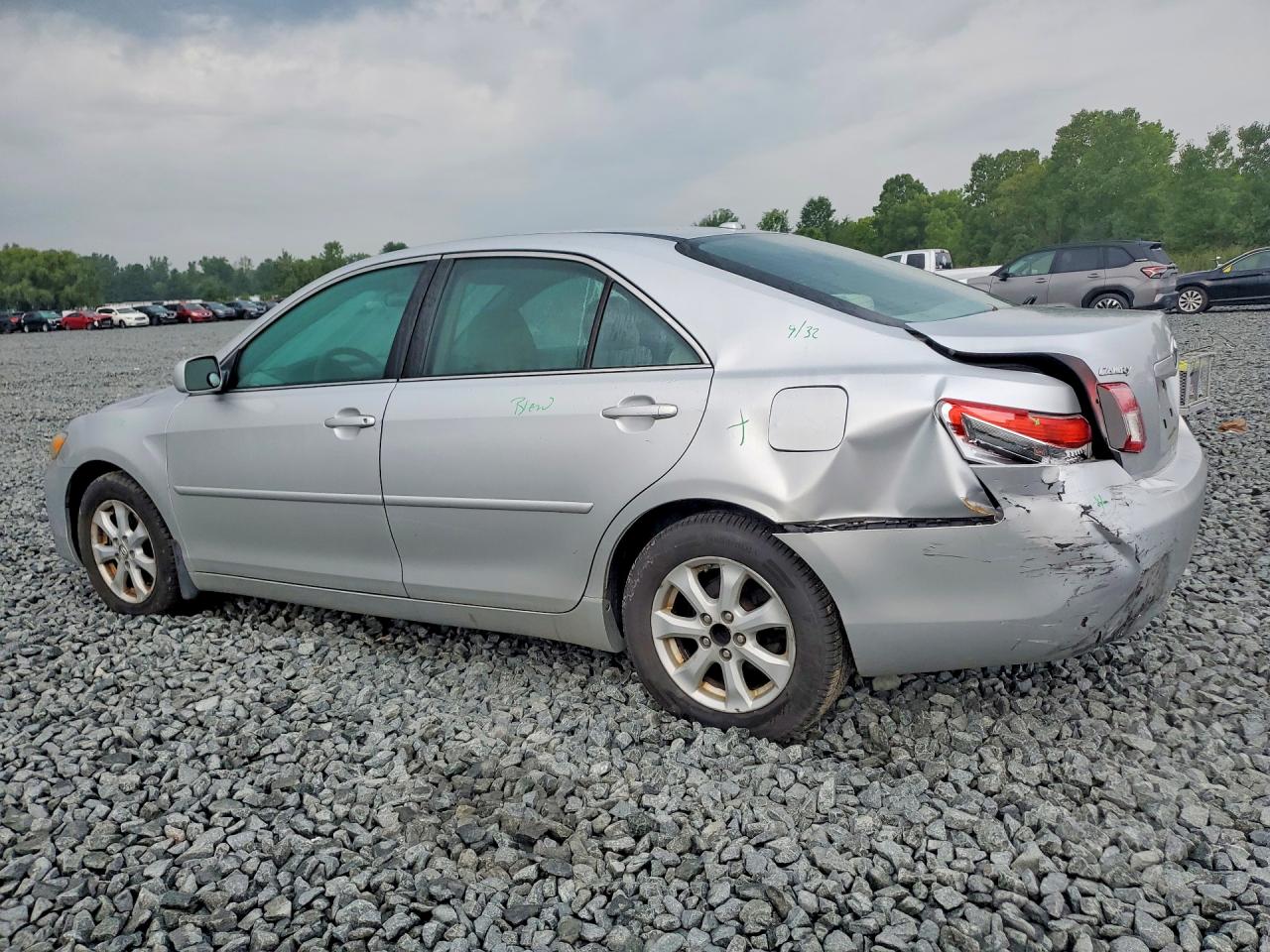 2011 Toyota Camry Le Silver vin: 4T1BF3EK0BU767583