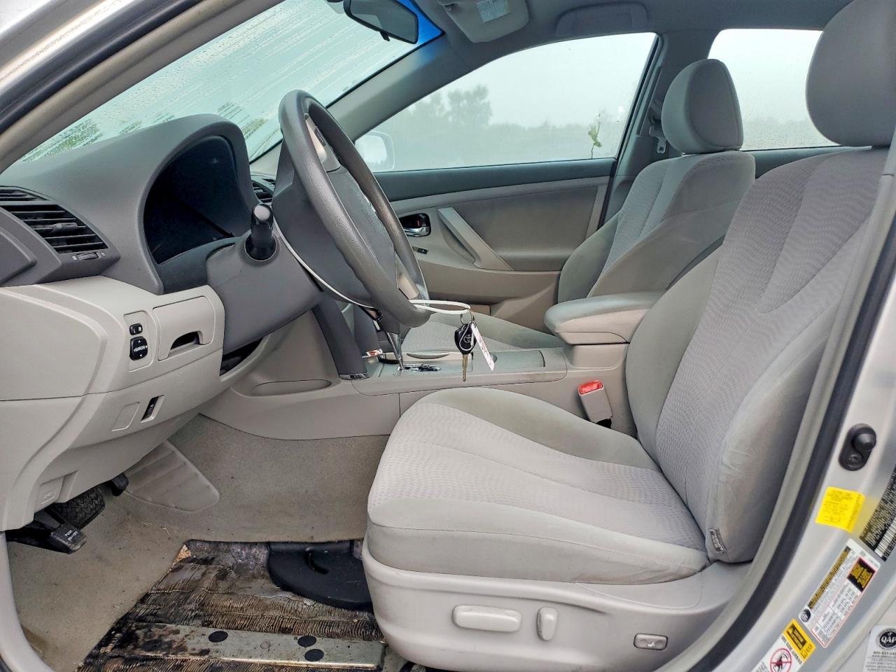 2011 Toyota Camry Le Silver vin: 4T1BF3EK0BU767583