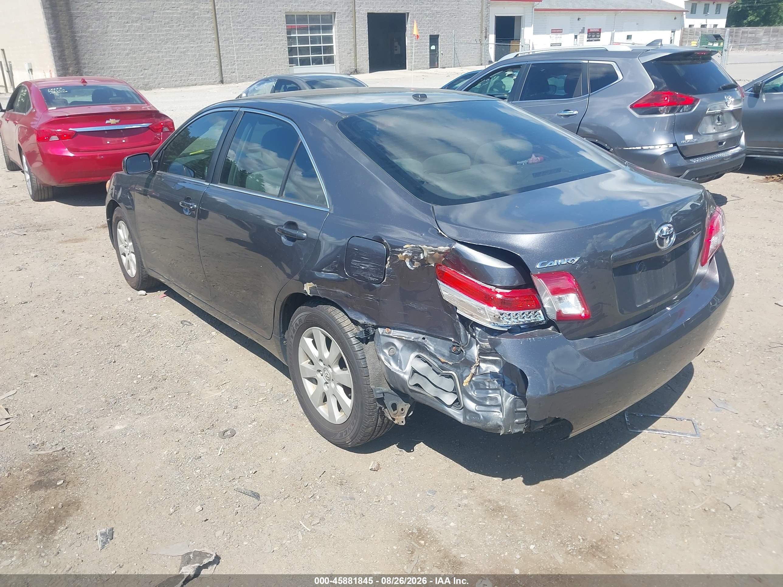 2011 Toyota Camry Le Gray vin: 4T1BF3EK0BU773464