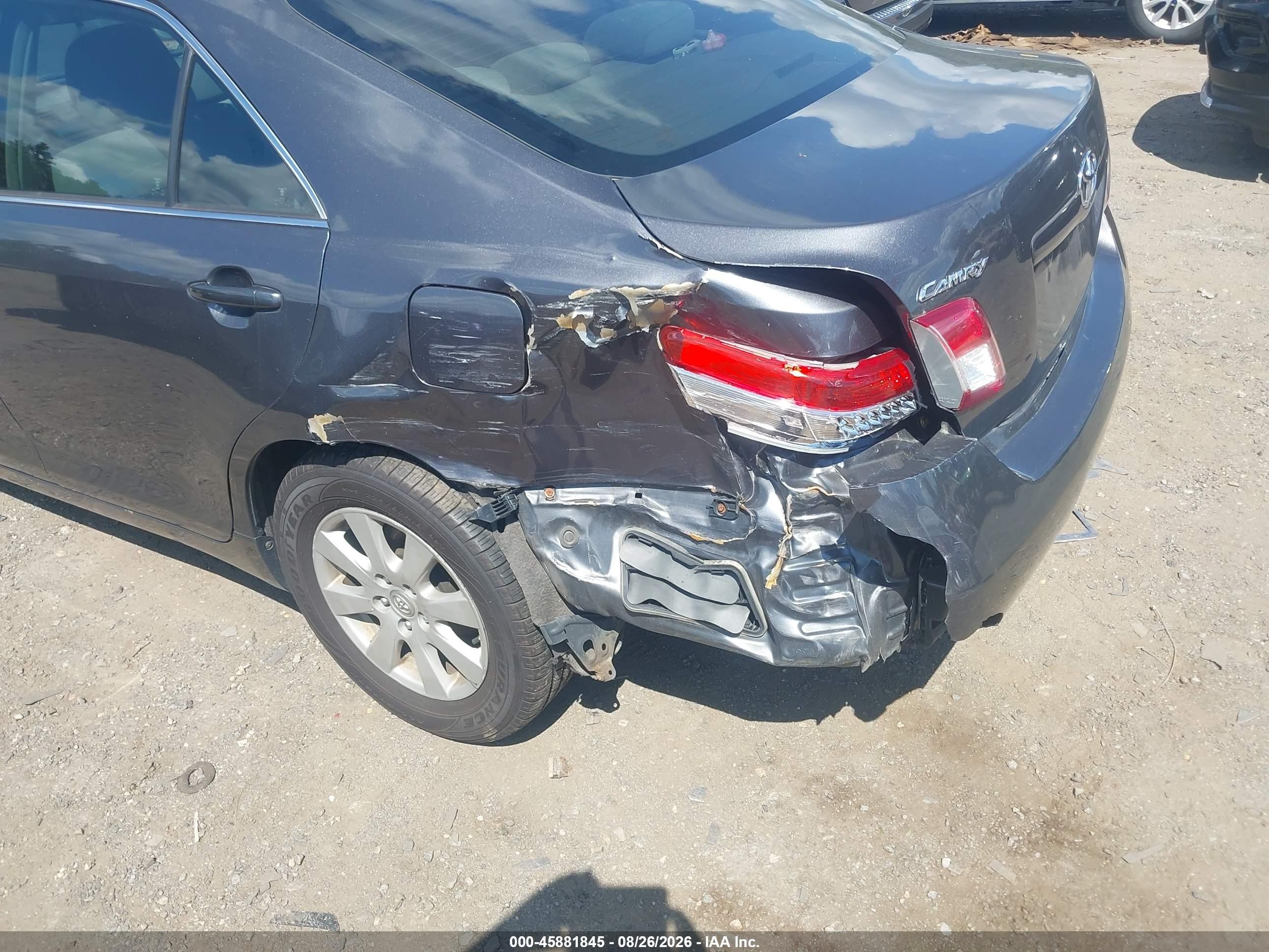 2011 Toyota Camry Le Gray vin: 4T1BF3EK0BU773464