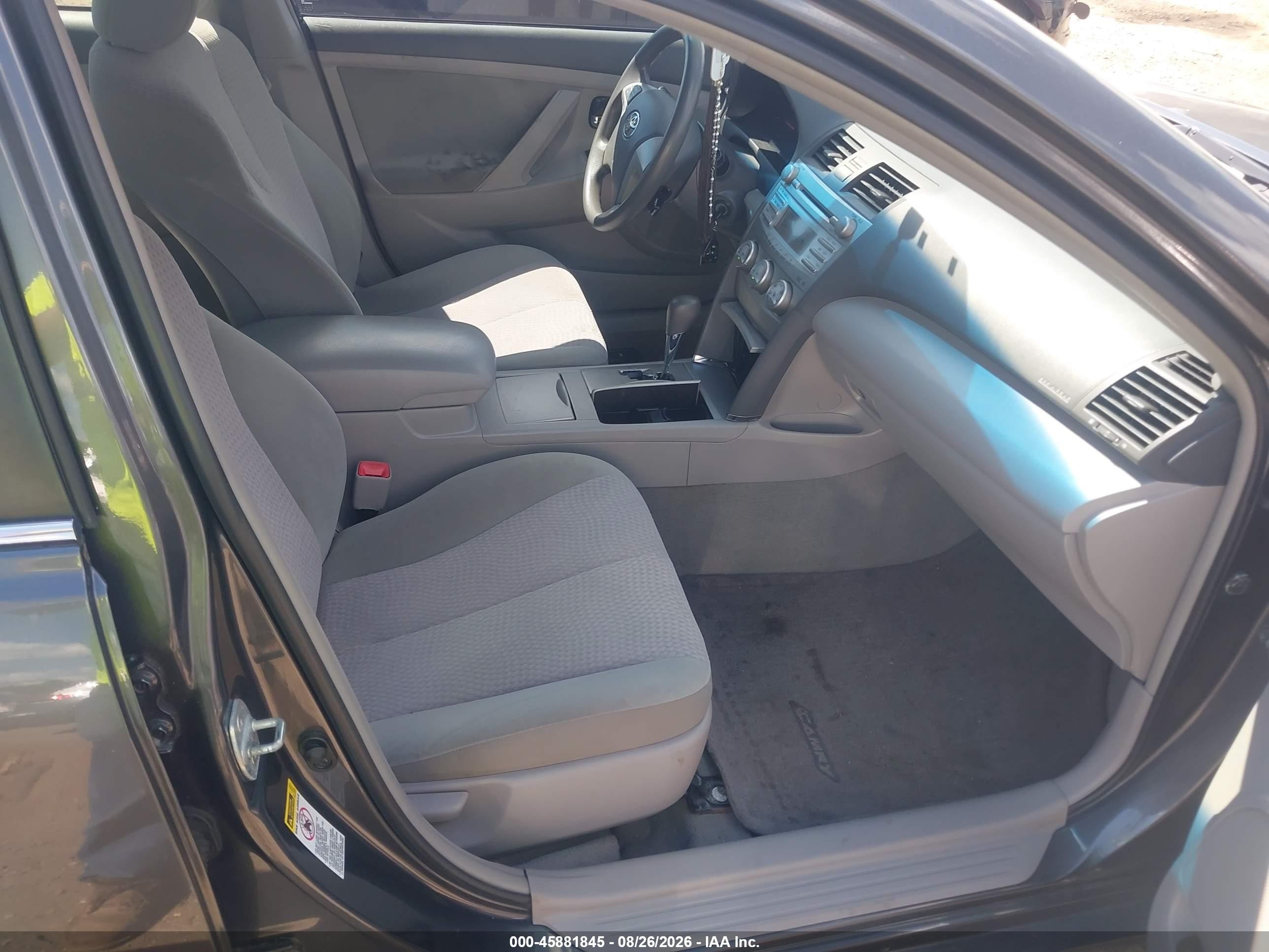 2011 Toyota Camry Le Gray vin: 4T1BF3EK0BU773464