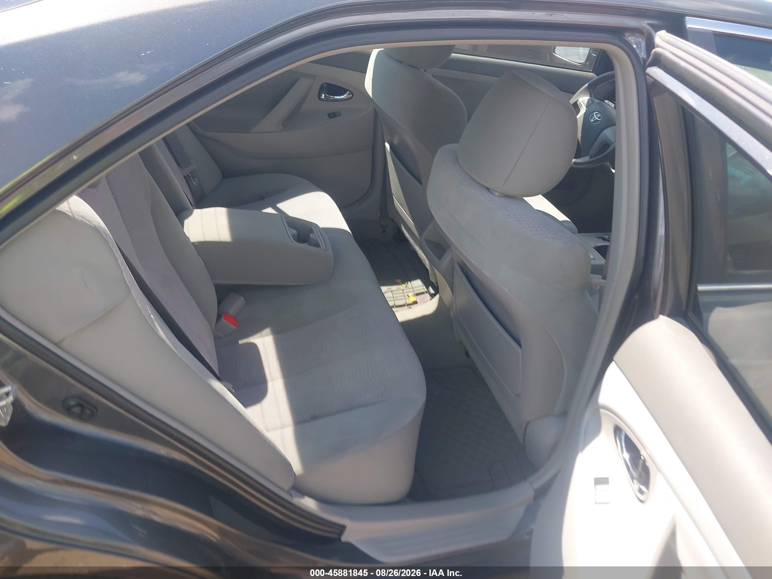 2011 Toyota Camry Le Gray vin: 4T1BF3EK0BU773464