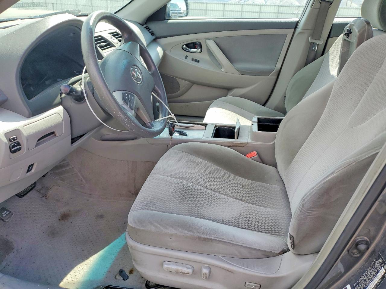 2010 Toyota Camry Le Gray vin: 4T1BF3EK1AU006141