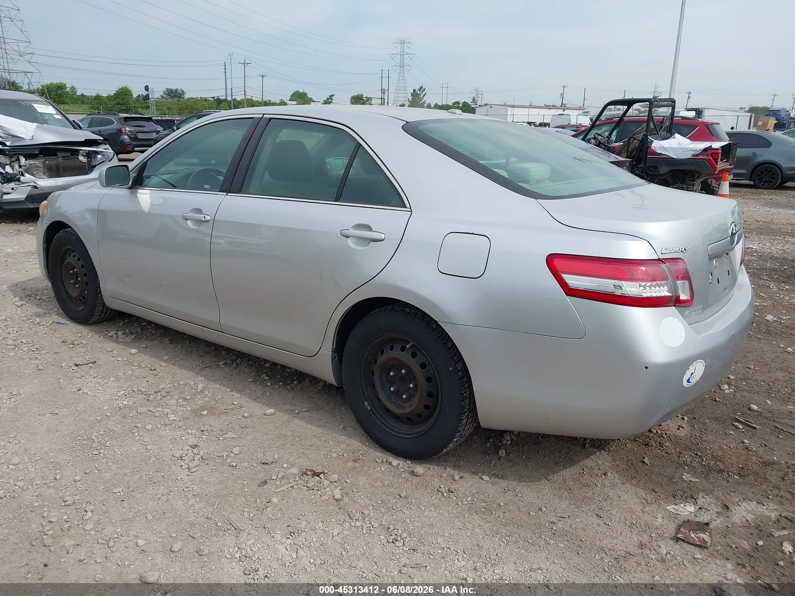 2010 Toyota Camry Le Серебряный vin: 4T1BF3EK1AU032707