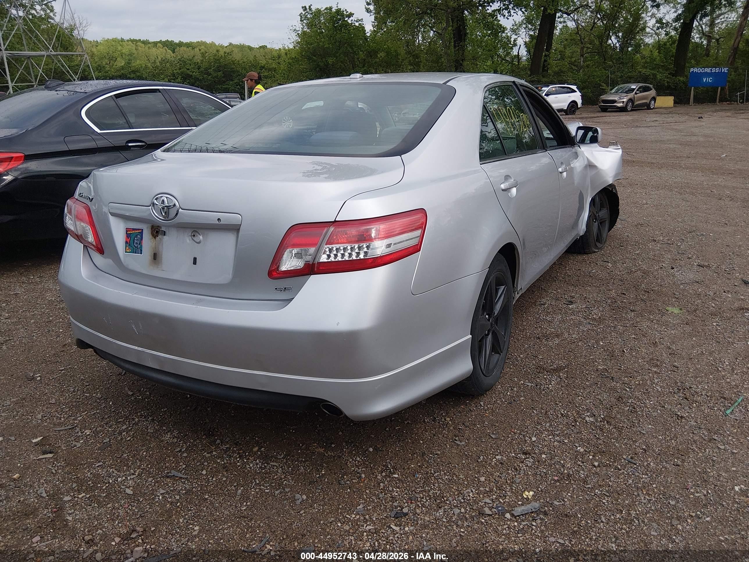2010 Toyota Camry Se Серебряный vin: 4T1BF3EK1AU047451