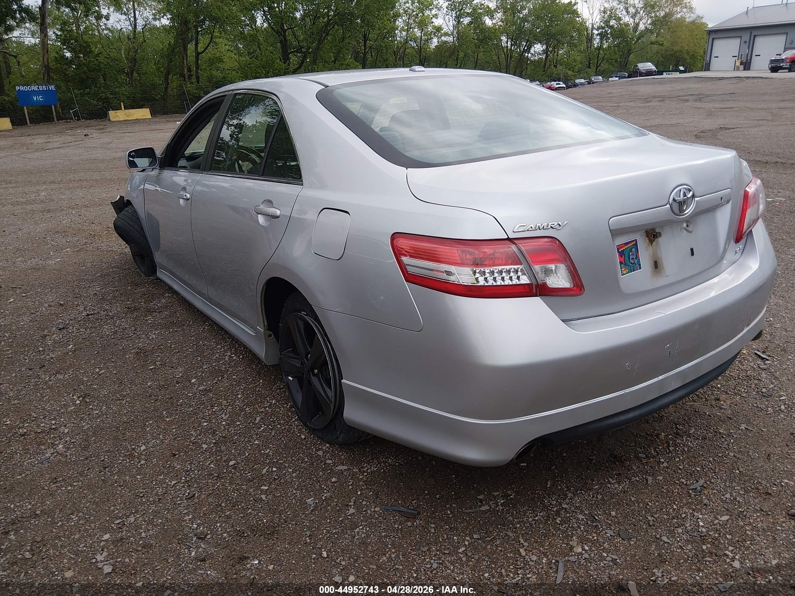 2010 Toyota Camry Se Серебряный vin: 4T1BF3EK1AU047451