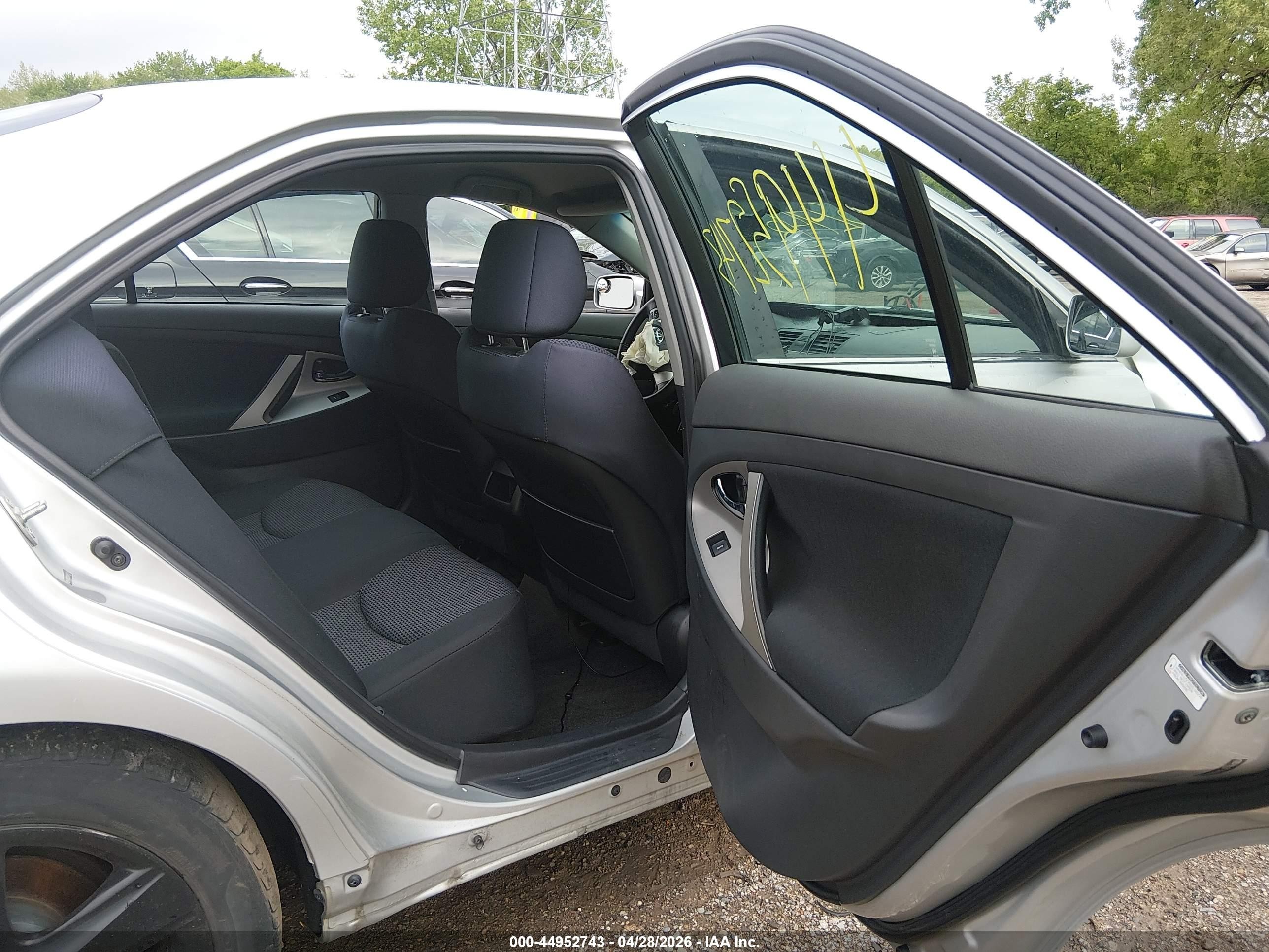 2010 Toyota Camry Se Серебряный vin: 4T1BF3EK1AU047451